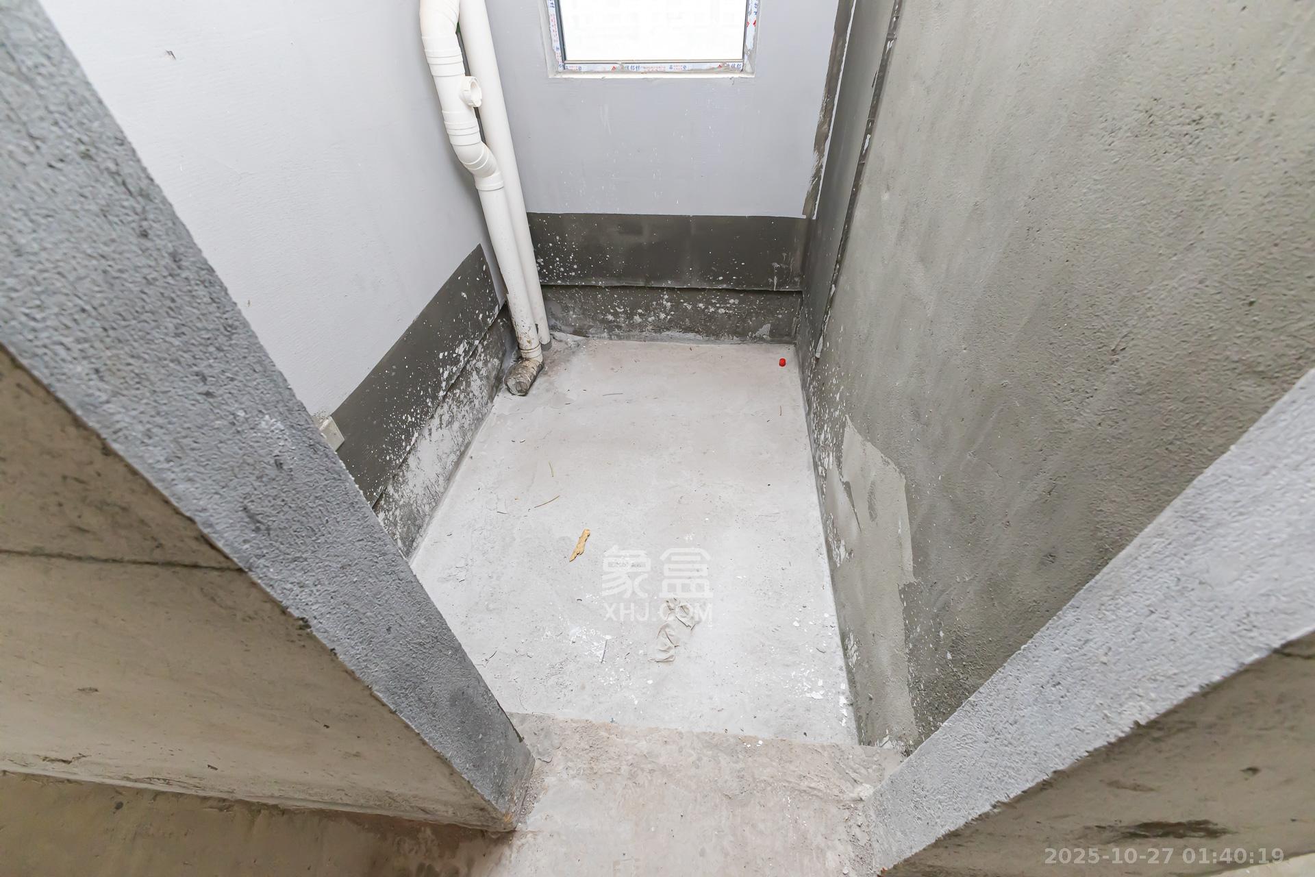 明发阅江悦府  4室2厅2卫    95.0万卫生间