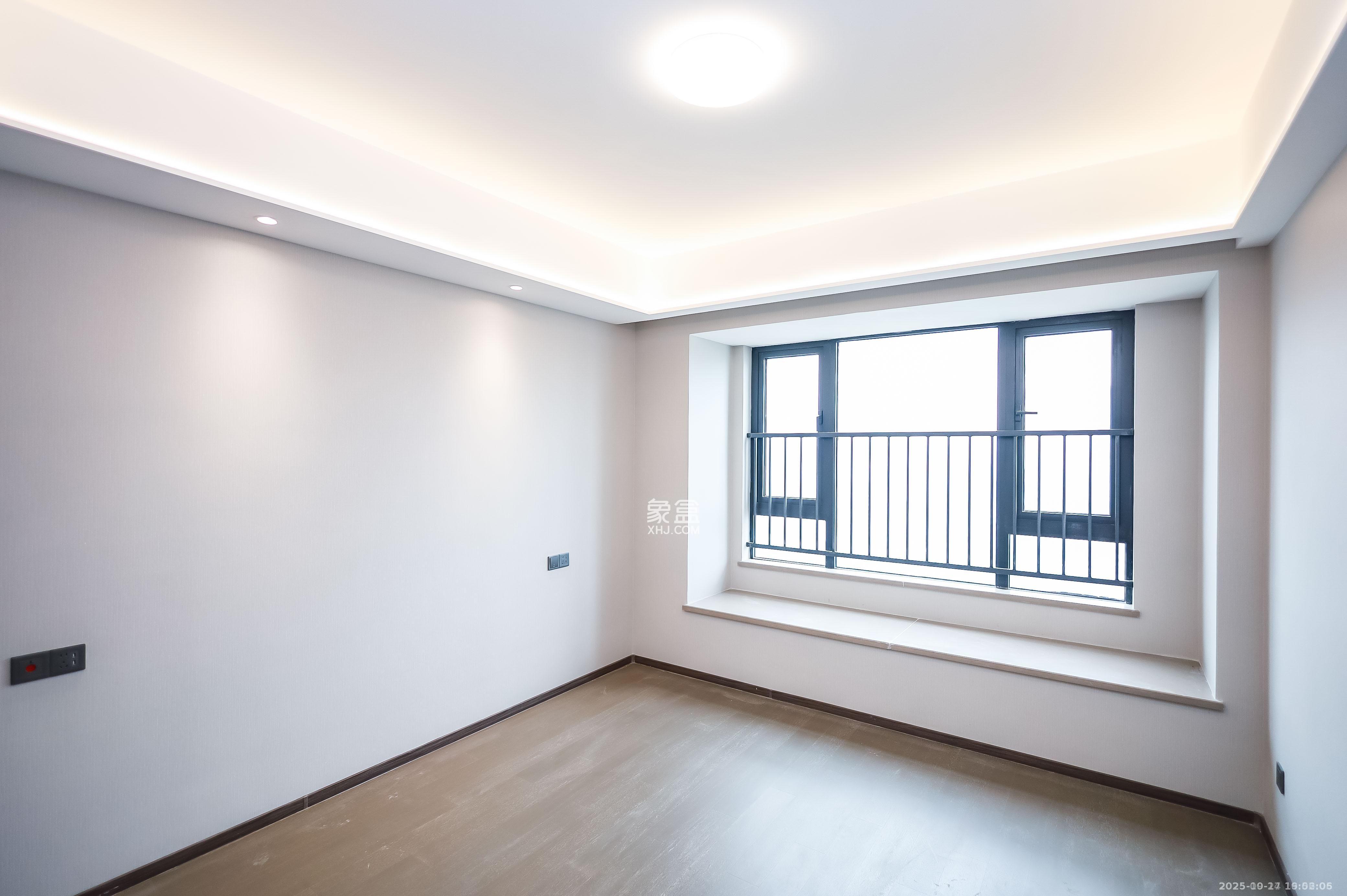 龙湖舜山府  4室2厅2卫    4200.0元/月室内图