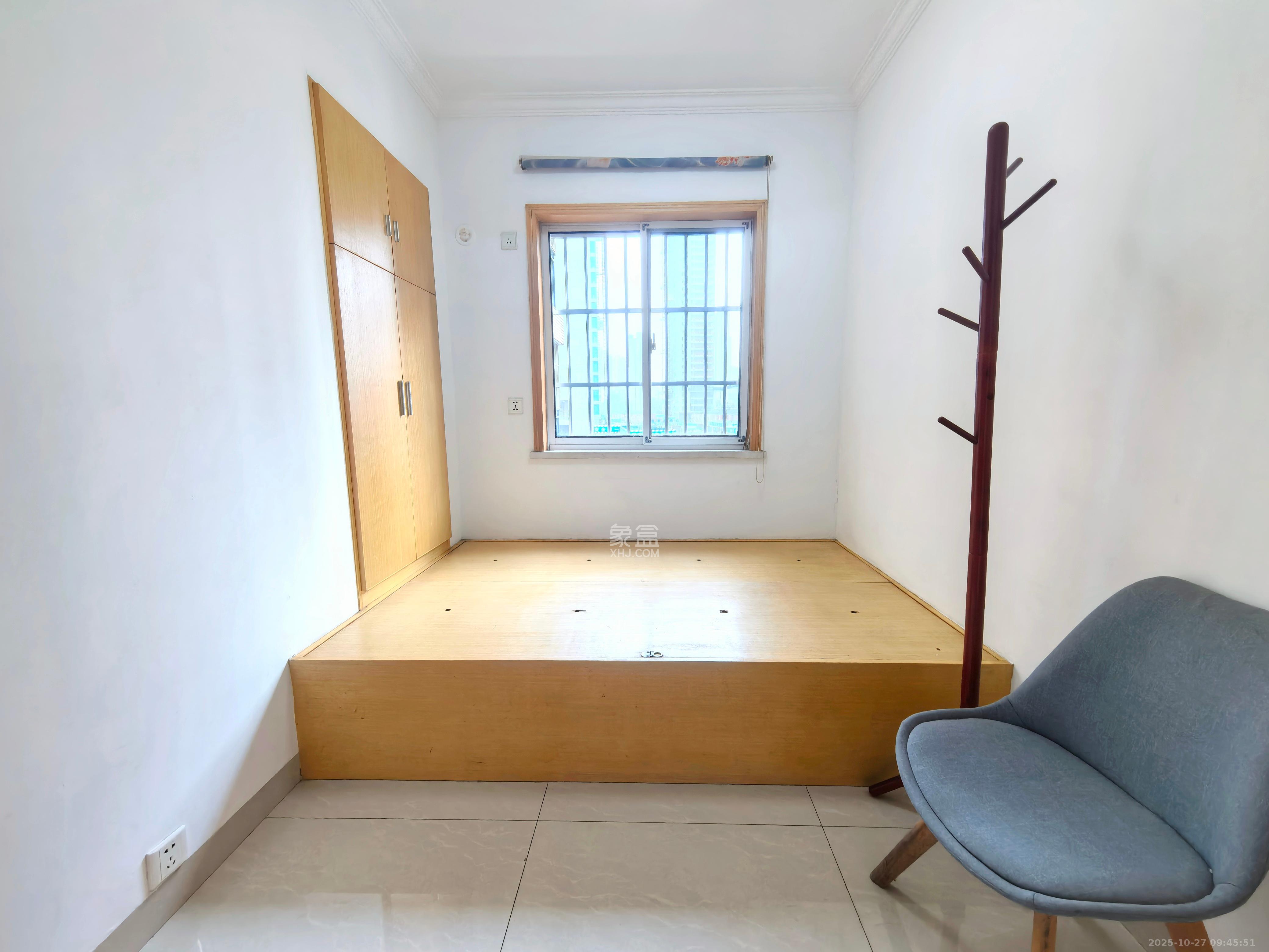 福满新城(新天安置小区) 3室2厅2卫 1700.0元/月 福满新城(新天安置小区) 3室2厅2卫 1700.0元/月室内图