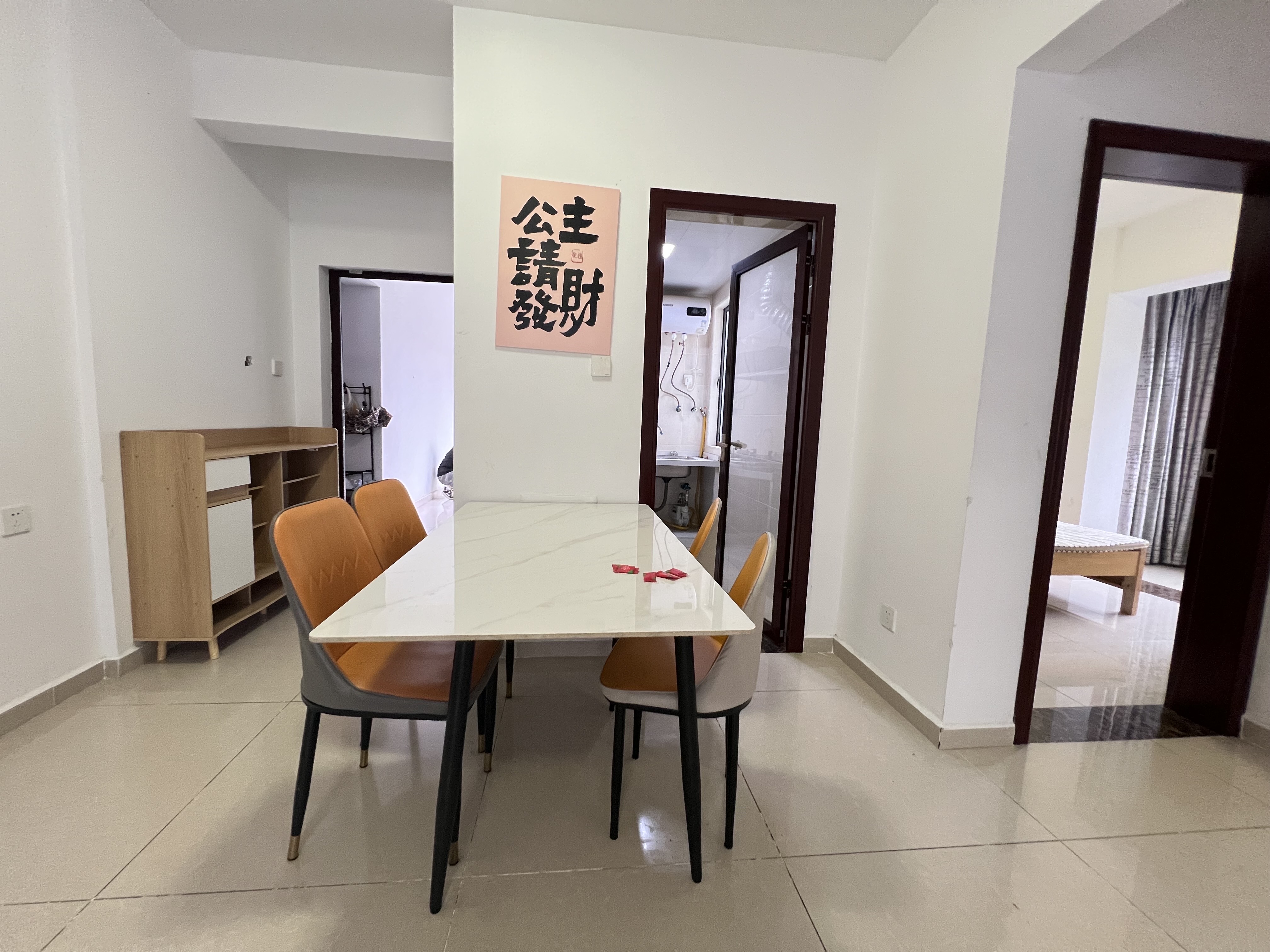 坡巷雅苑  2室1厅1卫    2400.0元/月室内图