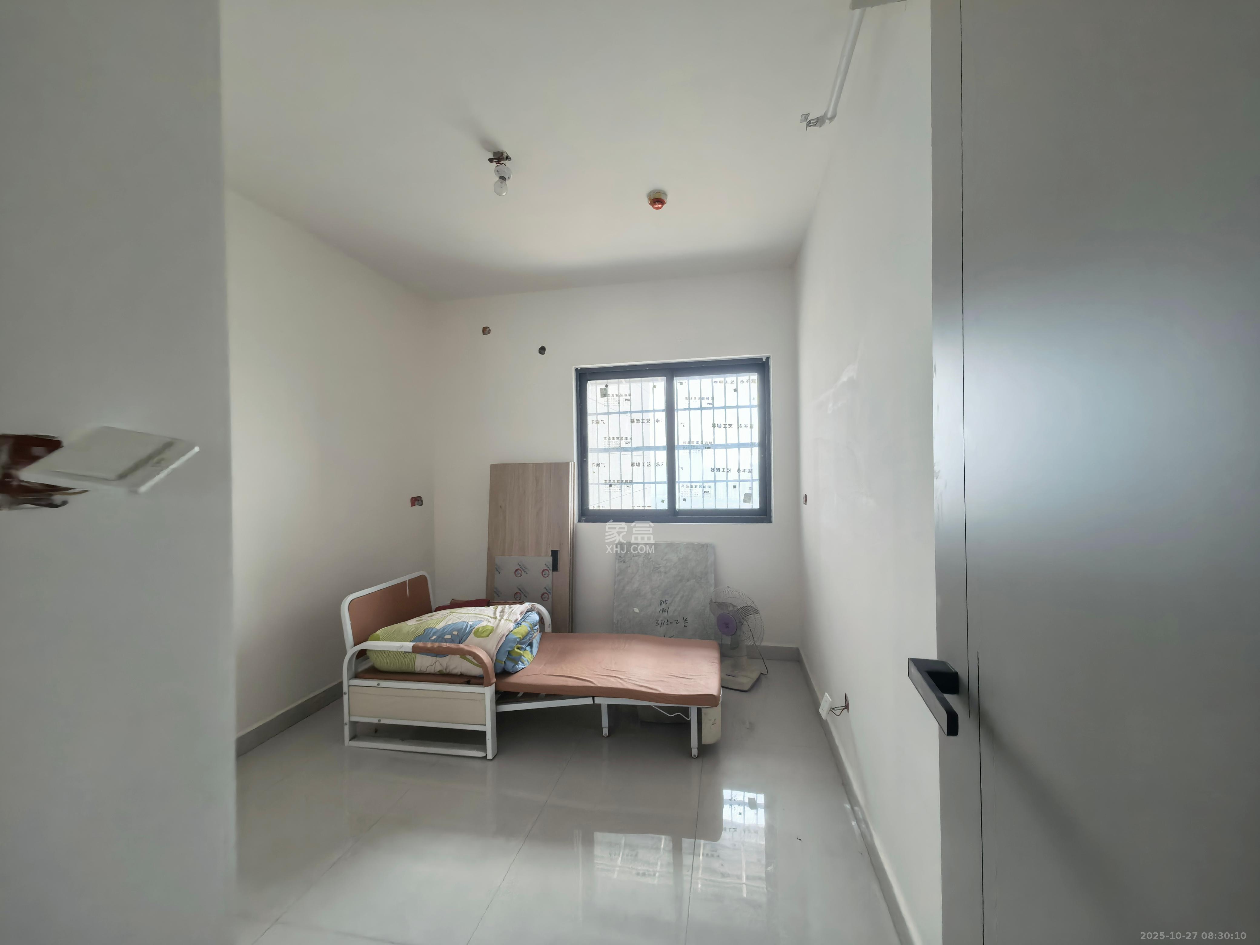 阳光城尚东湾嘉林苑  4室2厅2卫    3200.0元/月 阳光城尚东湾嘉林苑  4室2厅2卫    3200.0元/月室内图