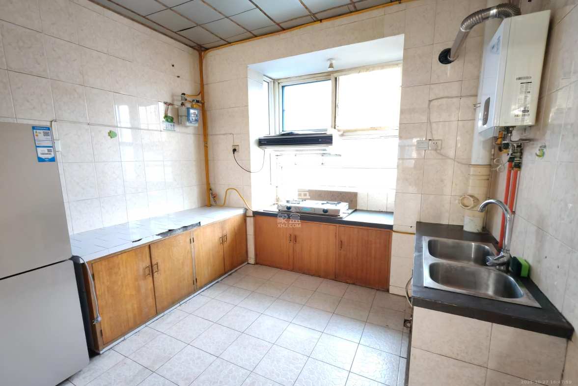 荷花园电信宿舍(天辰荷花苑)  2室2厅1卫    1600.0元/月 荷花园电信宿舍(天辰荷花苑)  2室2厅1卫    1600.0元/月室内图