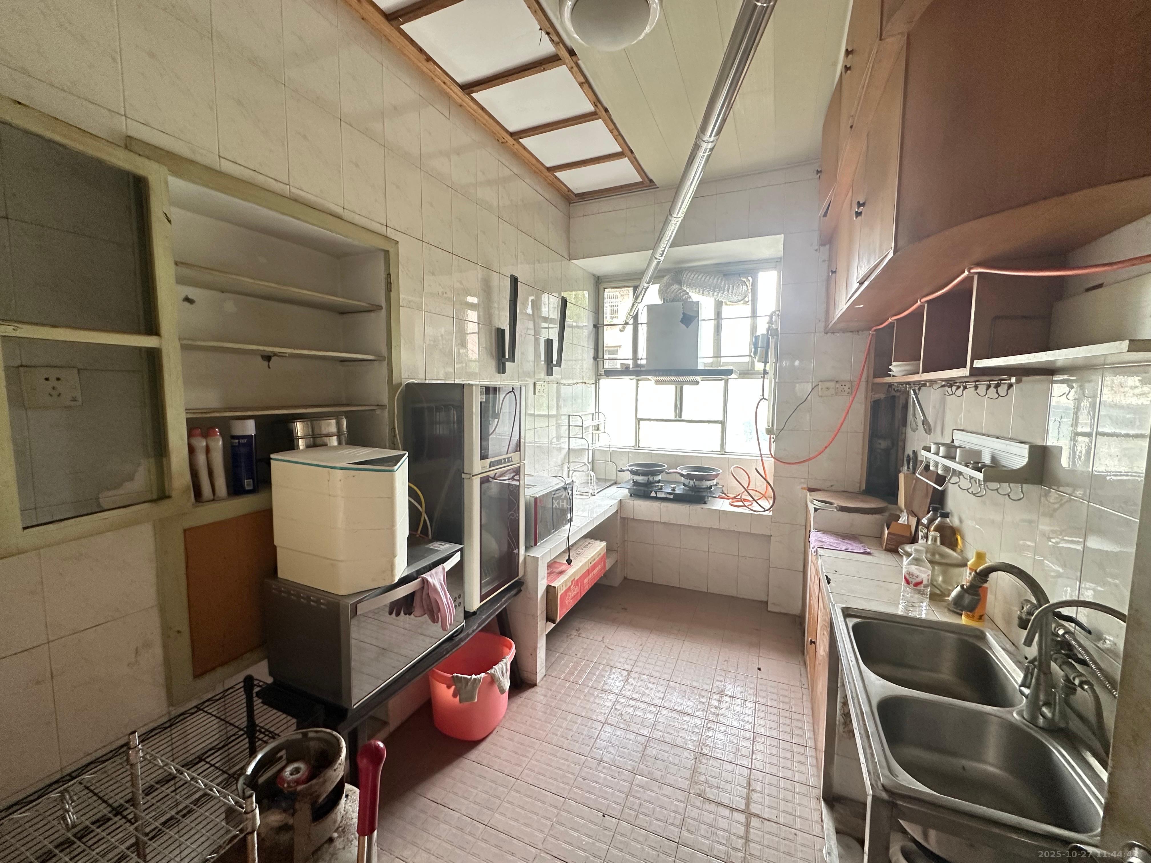 长沙理工大学东院西院  3室2厅2卫    2000.0元/月室内图