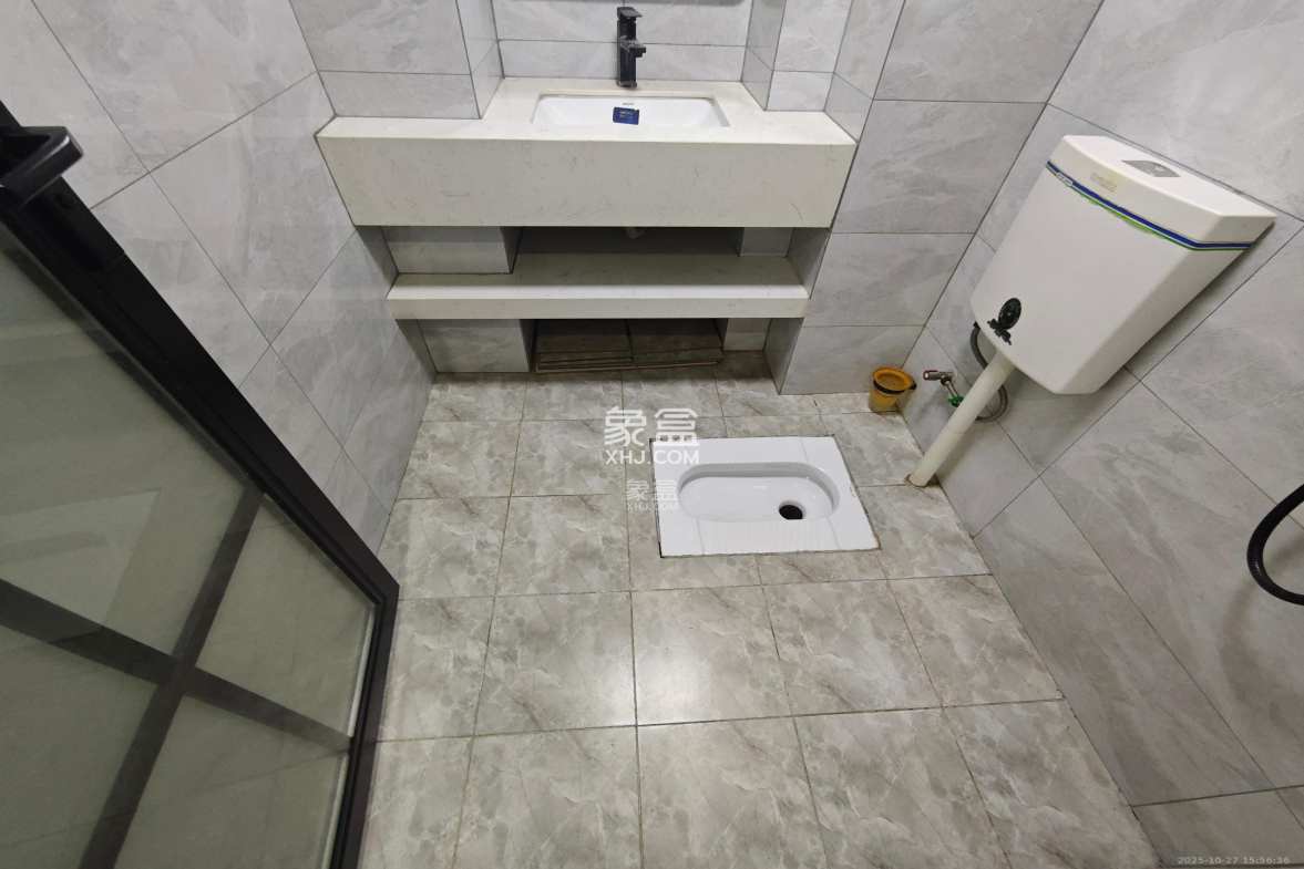 国泰九龙湾  1室1厅1卫    1300.0元/月 国泰九龙湾  1室1厅1卫    1300.0元/月室内图