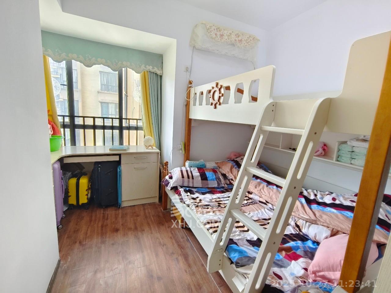 勤诚达新界  1室2厅1卫    1800.0元/月室内图