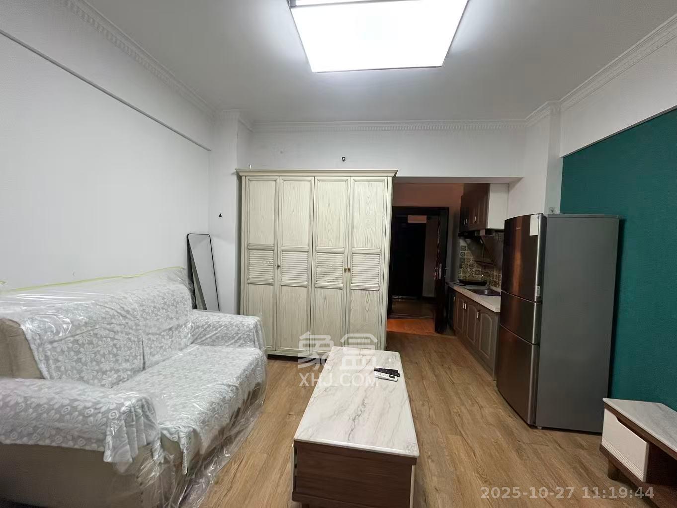 英郡年华  1室0厅1卫    1300.0元/月