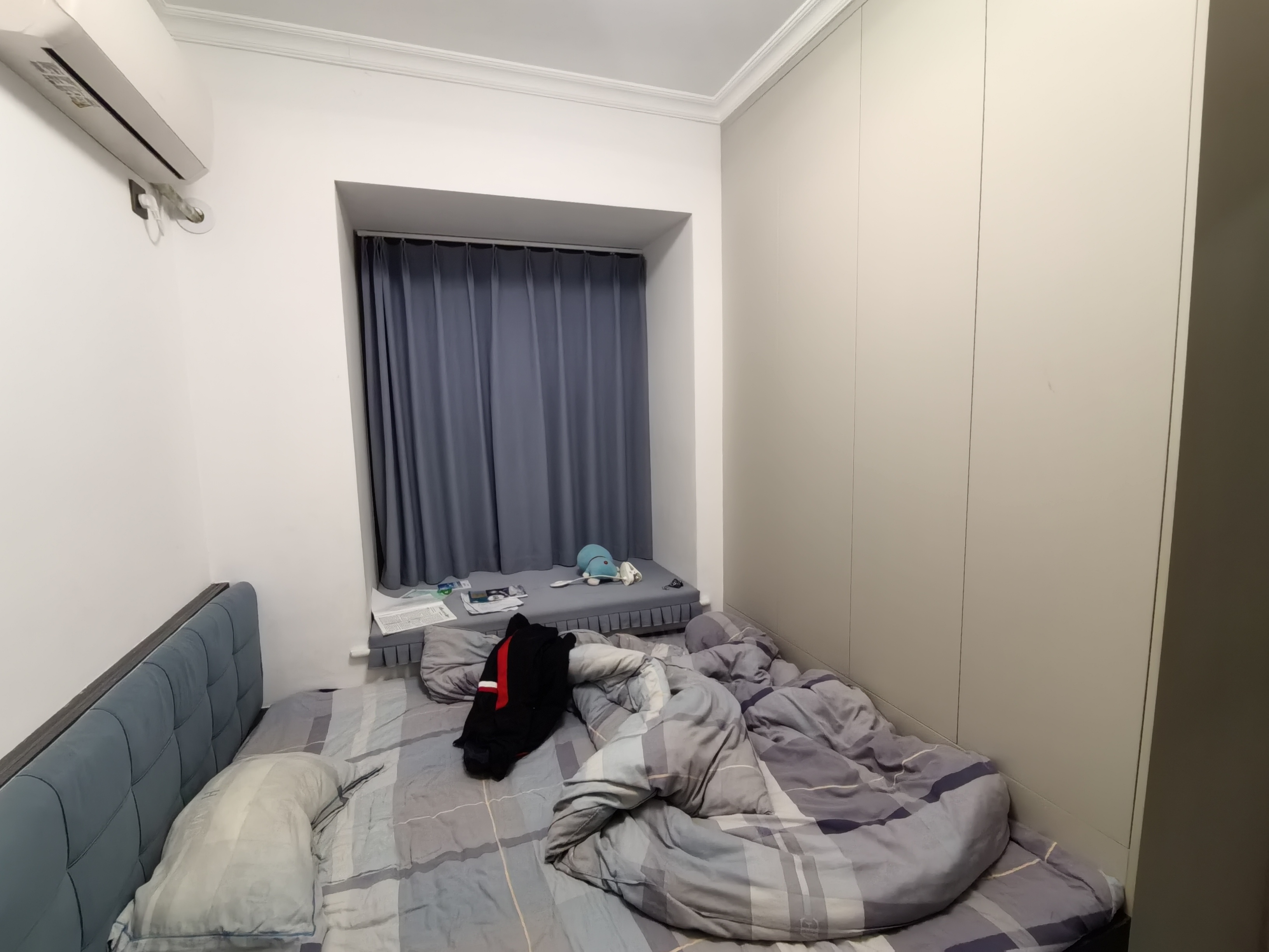 大汉龙城  3室2厅2卫    75.8万卧室