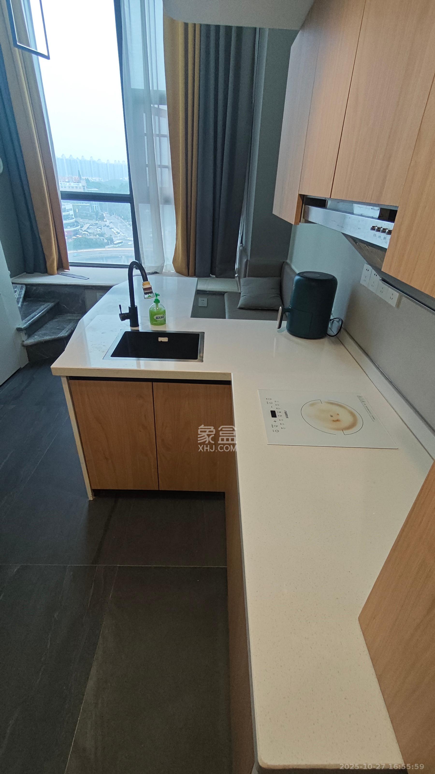 弘坤云寓  1室0厅0卫    2700.0元/月 弘坤云寓  1室0厅0卫    2700.0元/月室内图