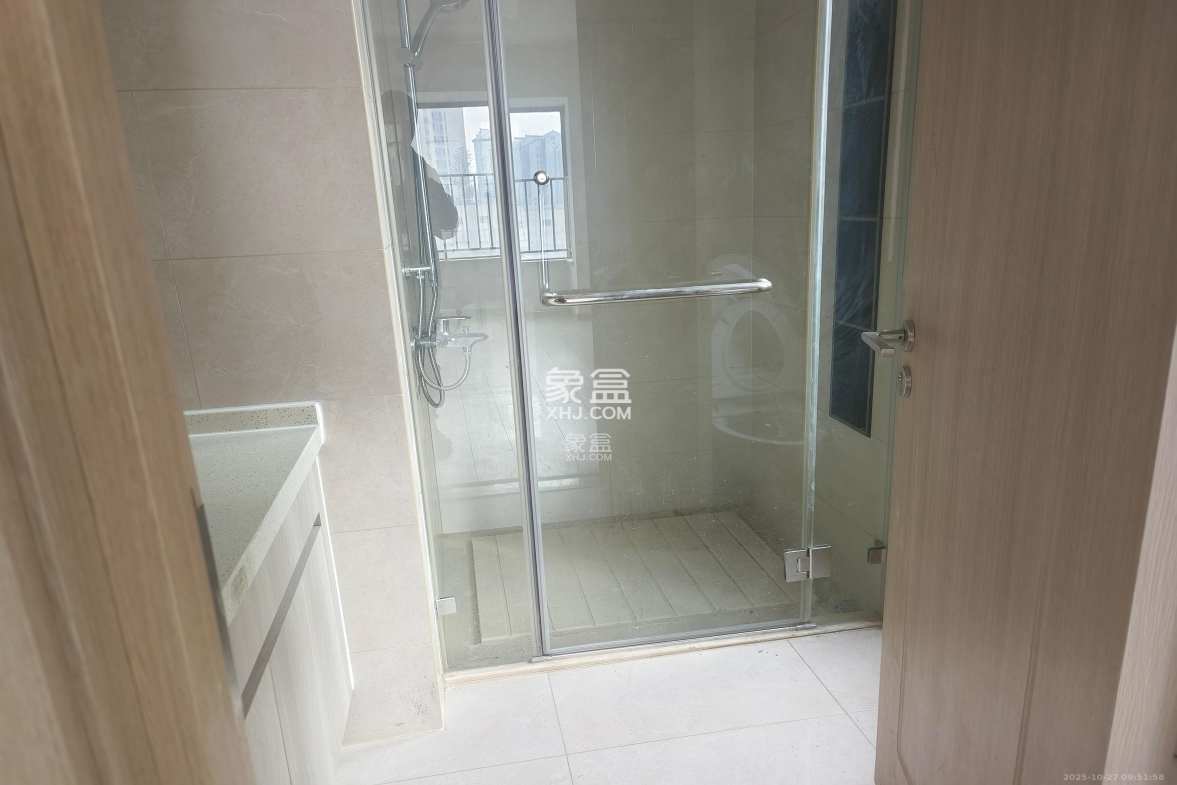 建投象山国际  3室2厅2卫    2800.0元/月 建投象山国际  3室2厅2卫    2800.0元/月室内图