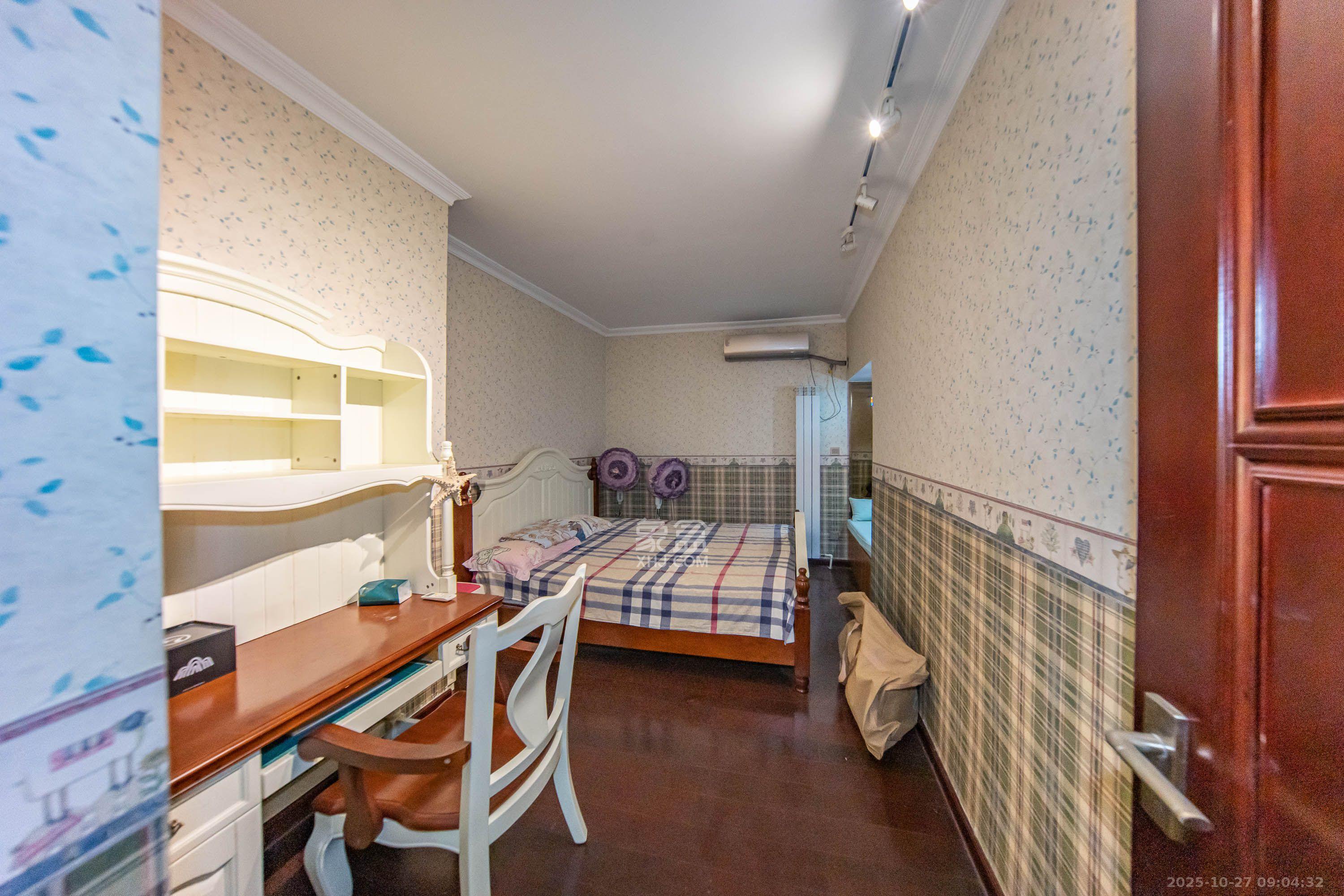 中海国际一期  3室2厅1卫    2000.0元/月室内图