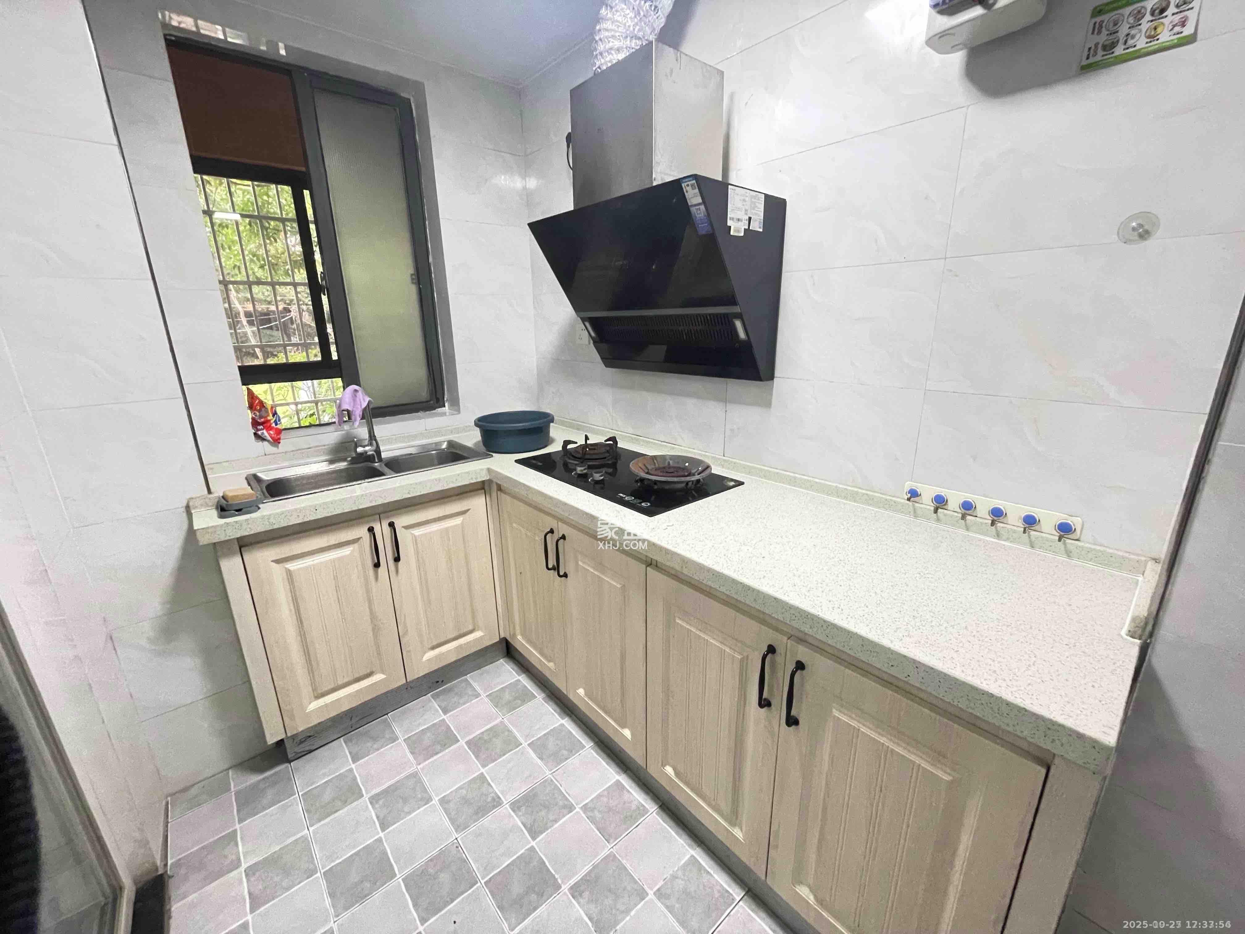 中城丽景香山园 2室2厅1卫 2200.0元/月 中城丽景香山园 2室2厅1卫 2200.0元/月室内图