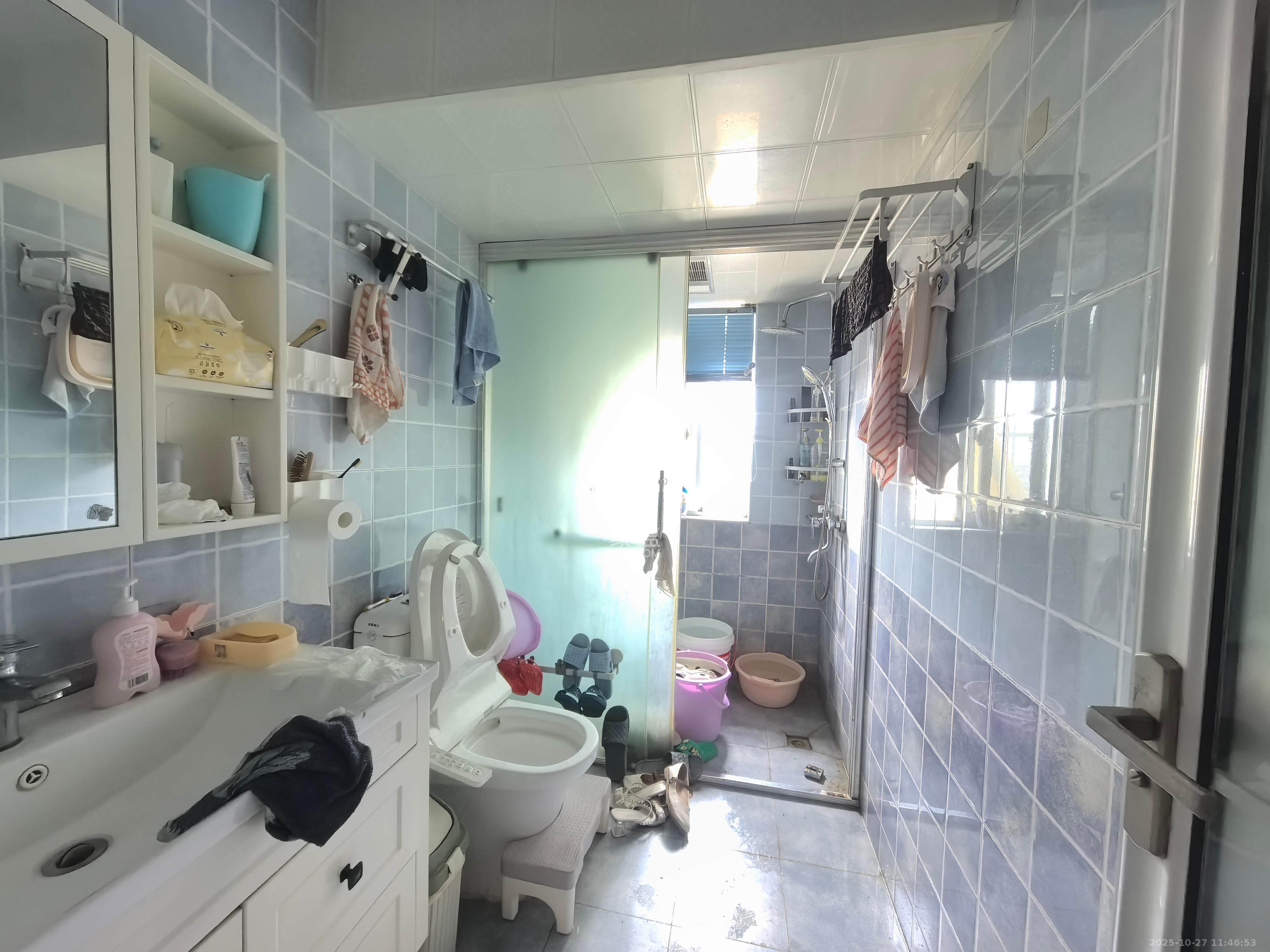 谷山乐园三期  3室2厅1卫    2400.0元/月 谷山乐园三期  3室2厅1卫    2400.0元/月室内图