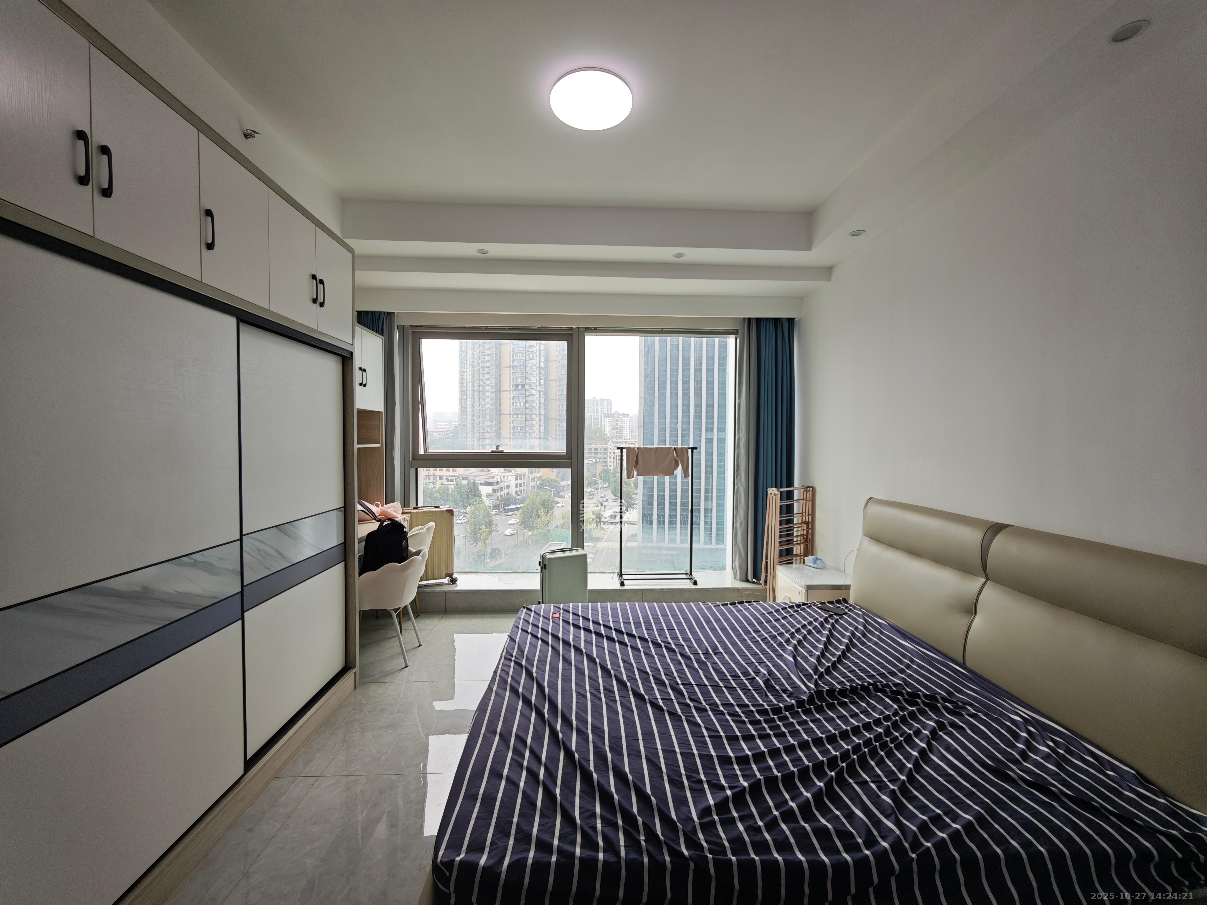 汇景发展环球中心  1室1厅1卫    2500.0元/月 汇景发展环球中心  1室1厅1卫    2500.0元/月室内图