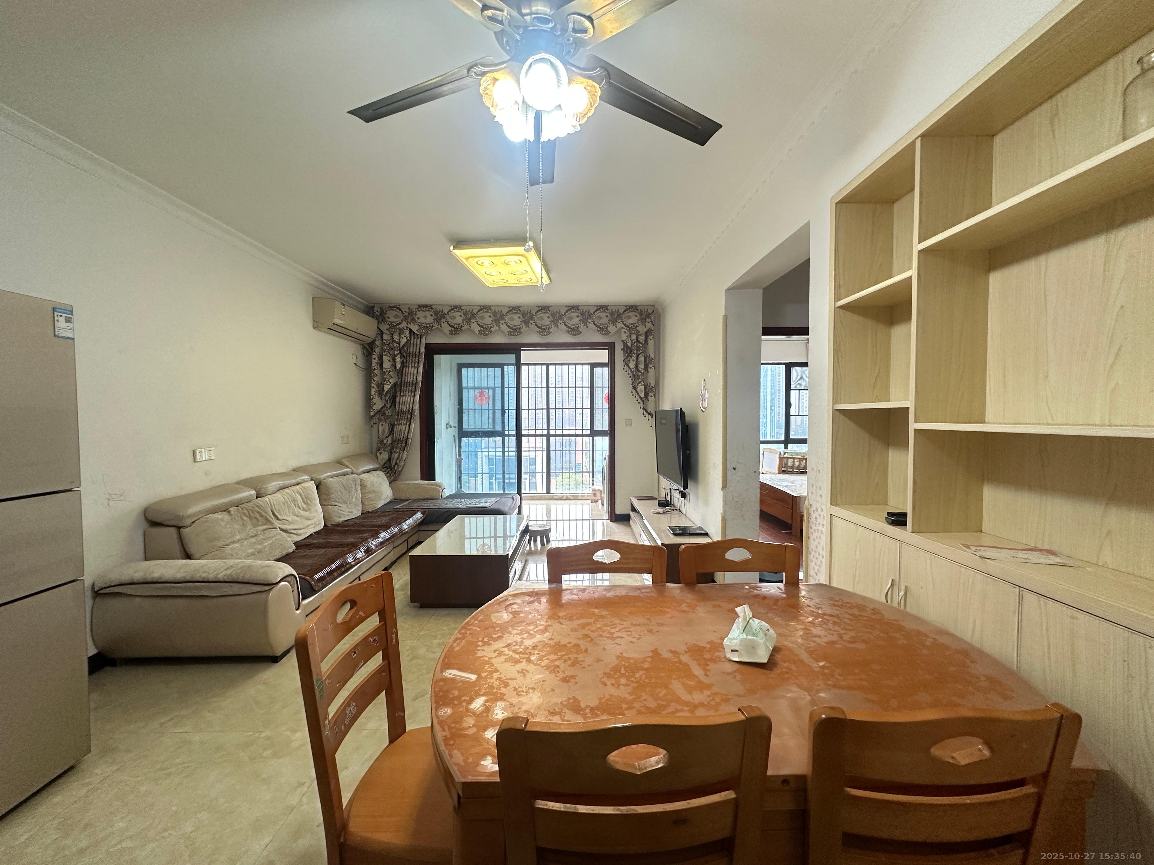 国泰九龙湾  3室2厅1卫    2200.0元/月 国泰九龙湾  3室2厅1卫    2200.0元/月