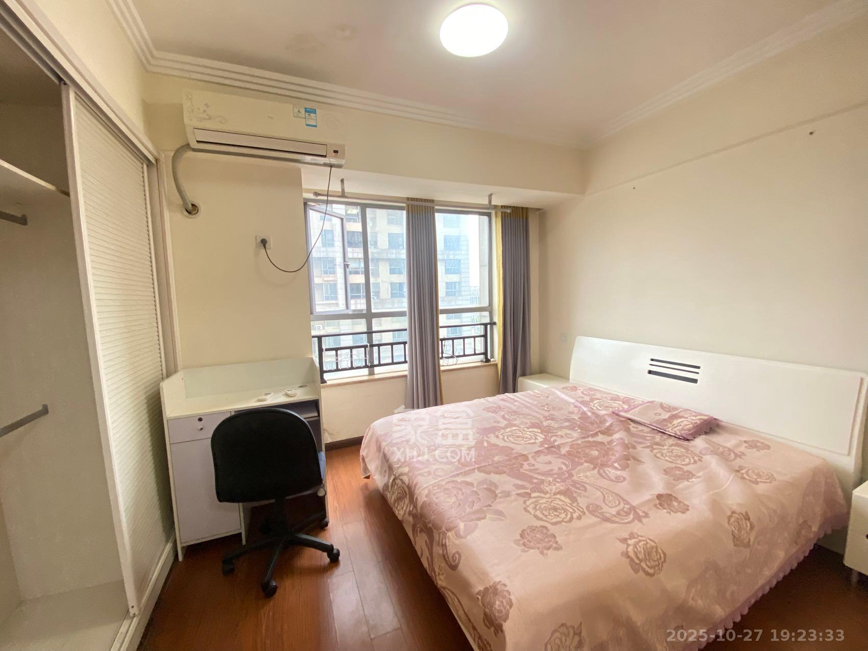 西子一间  1室1厅1卫    1600.0元/月 西子一间  1室1厅1卫    1600.0元/月室内图