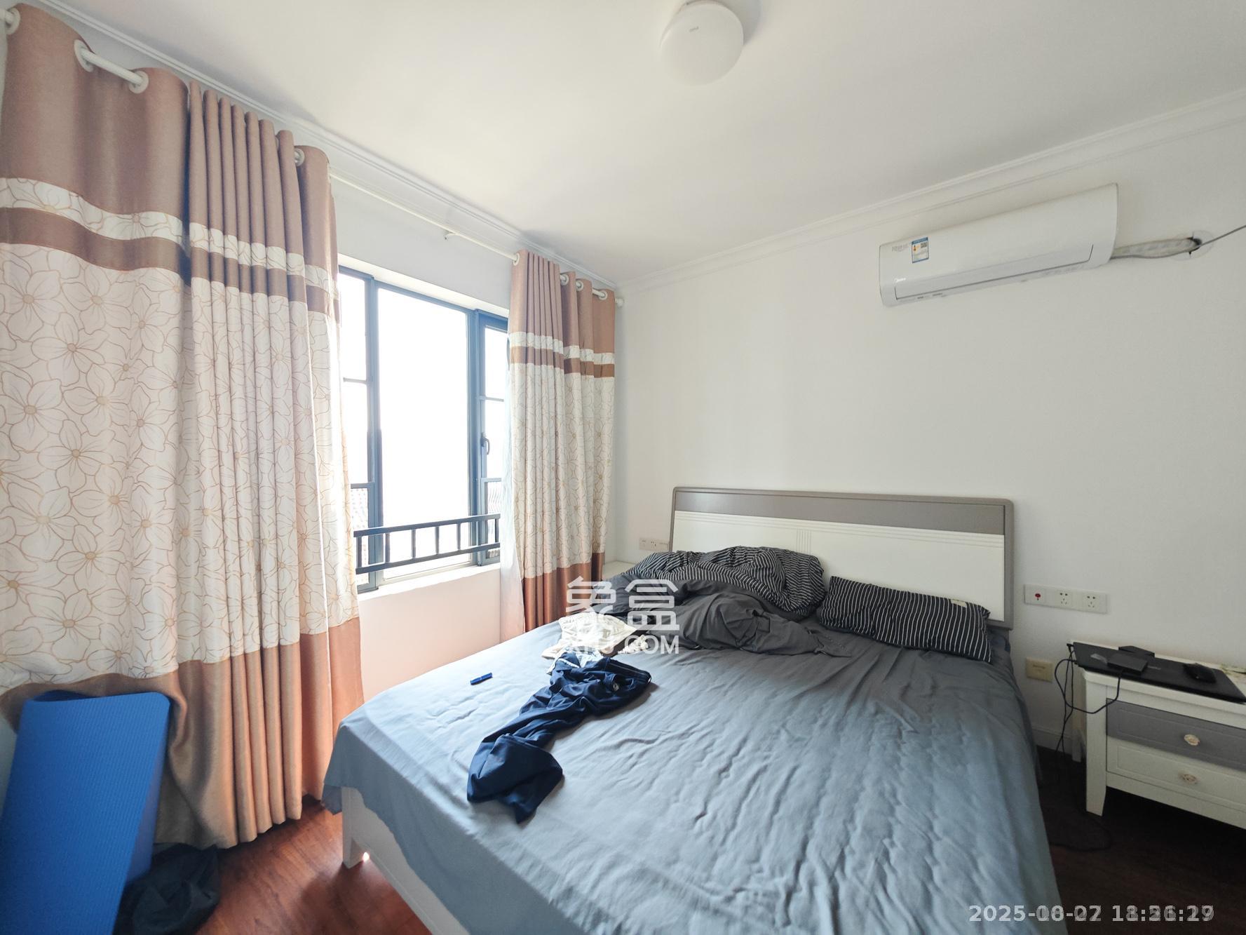 万科魅力之城观澜里  3室2厅2卫    2600.0元/月室内图