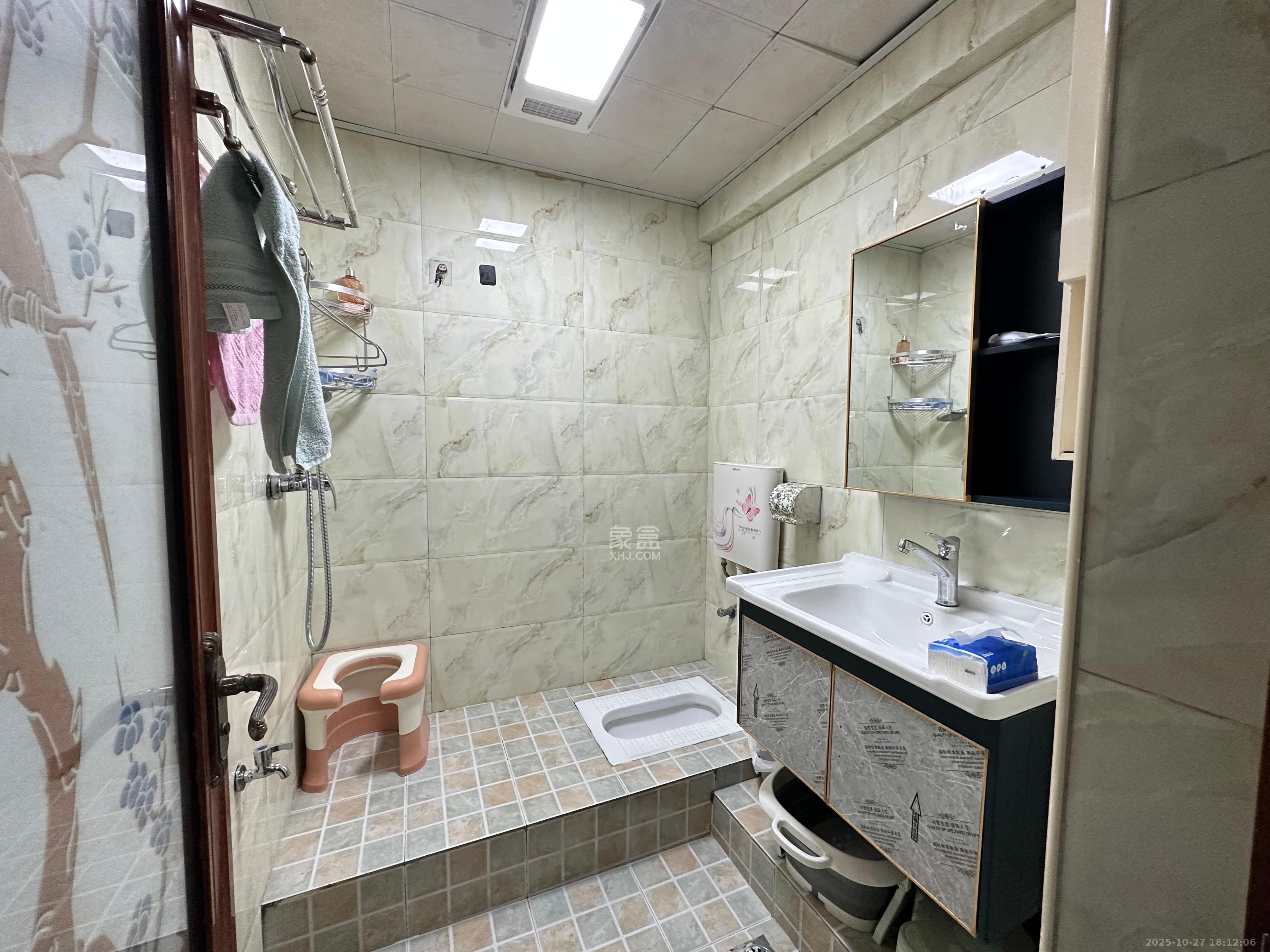 东怡外国（南湖一号)  2室1厅1卫    2700.0元/月室内图