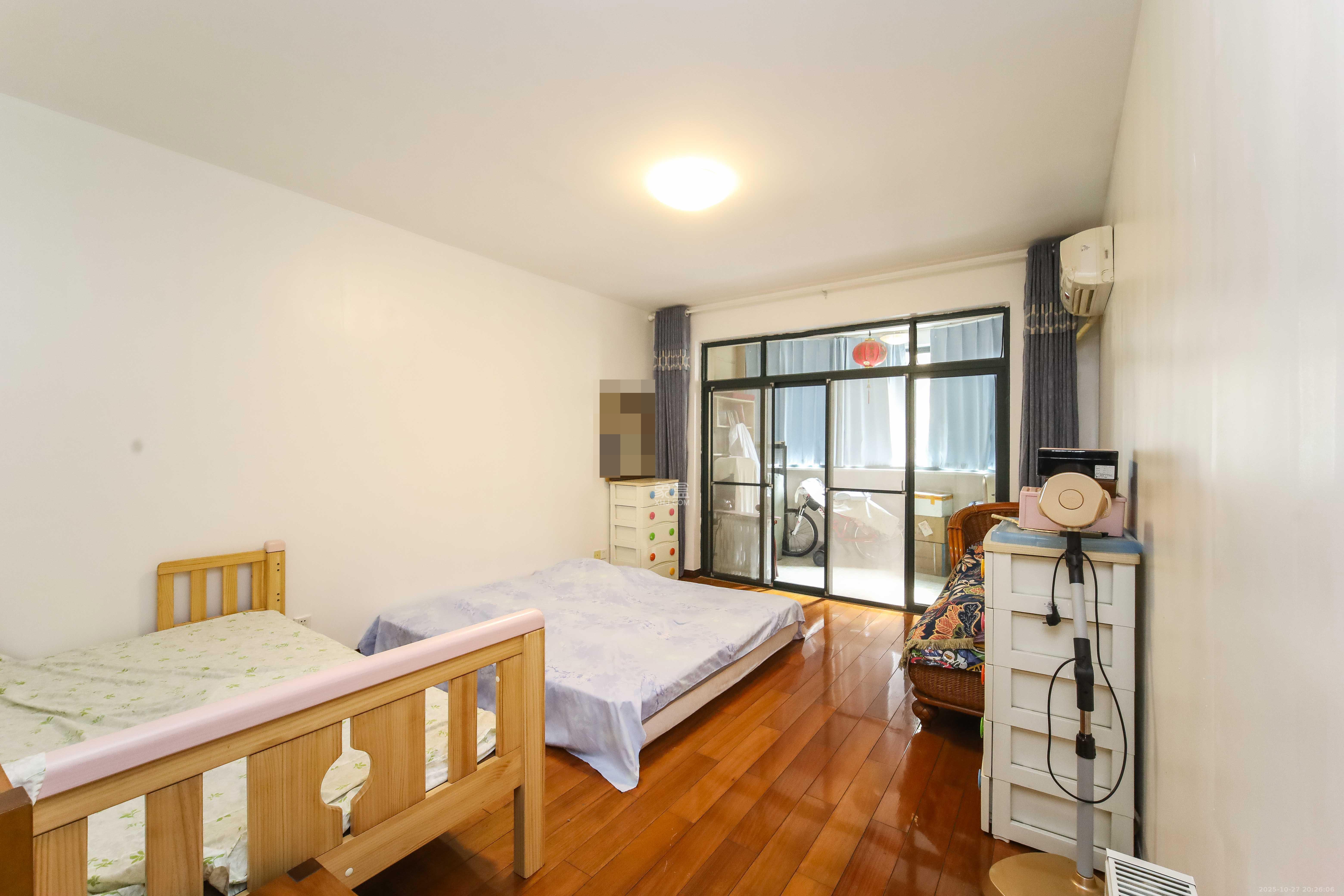 世嘉国际华城  3室2厅2卫    148.0万 世嘉国际华城  3室2厅2卫    148.0万卧室