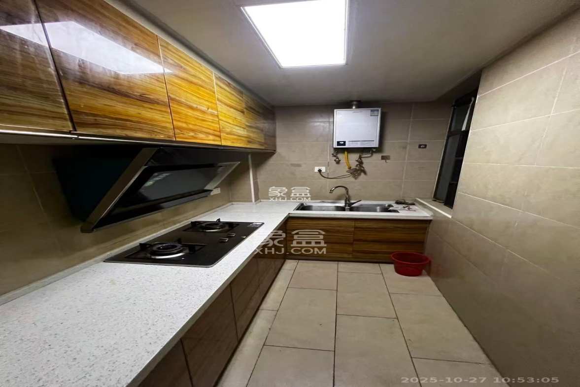 天下一家  1室1厅1卫    1700.0元/月 天下一家  1室1厅1卫    1700.0元/月室内图