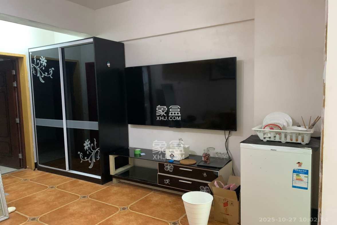 谋房博客(博客天街)  1室1厅1卫    1600.0元/月 谋房博客(博客天街)  1室1厅1卫    1600.0元/月室内图