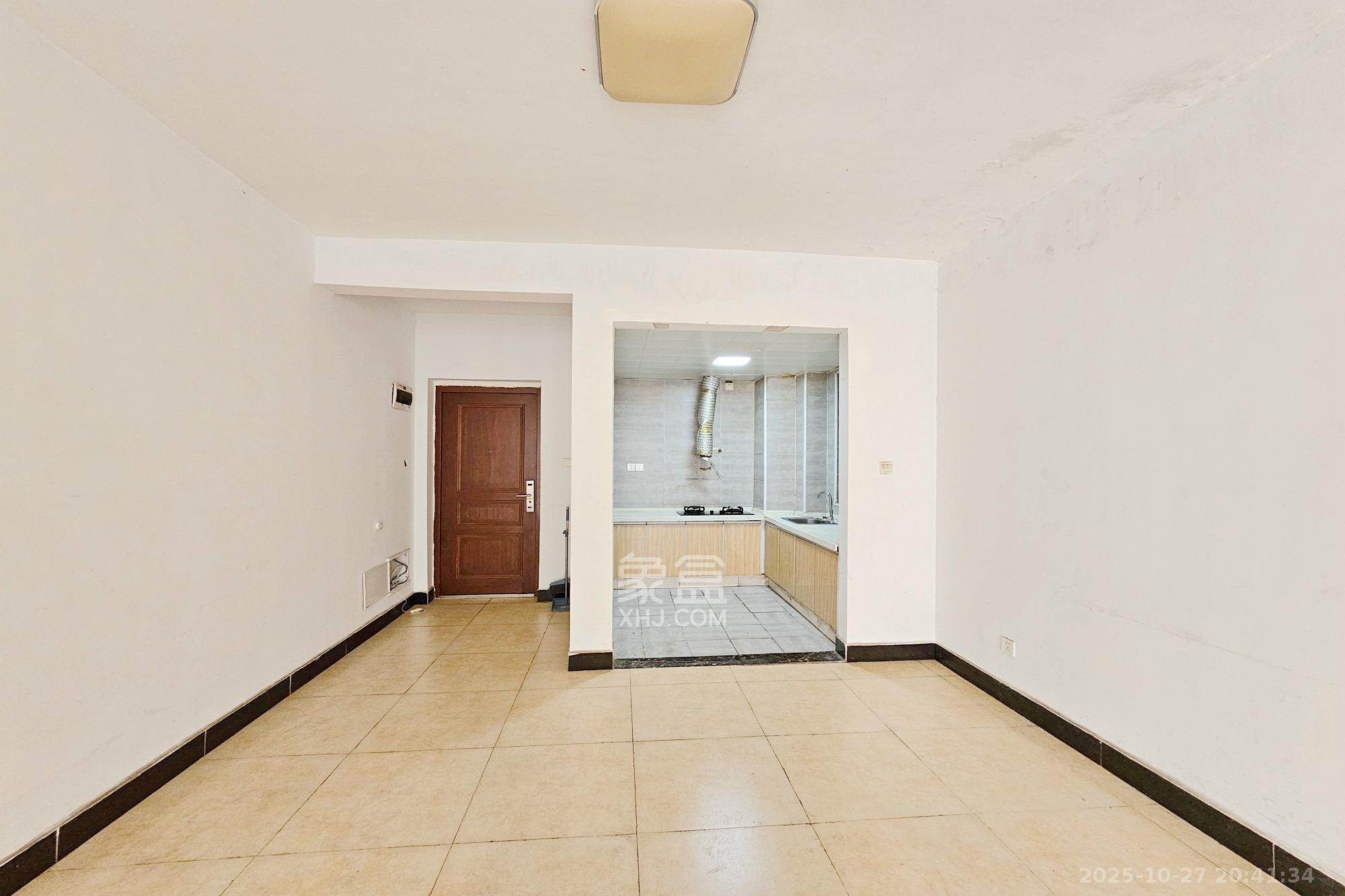 阳光城尚东湾青云苑  4室2厅2卫    108.0万客厅