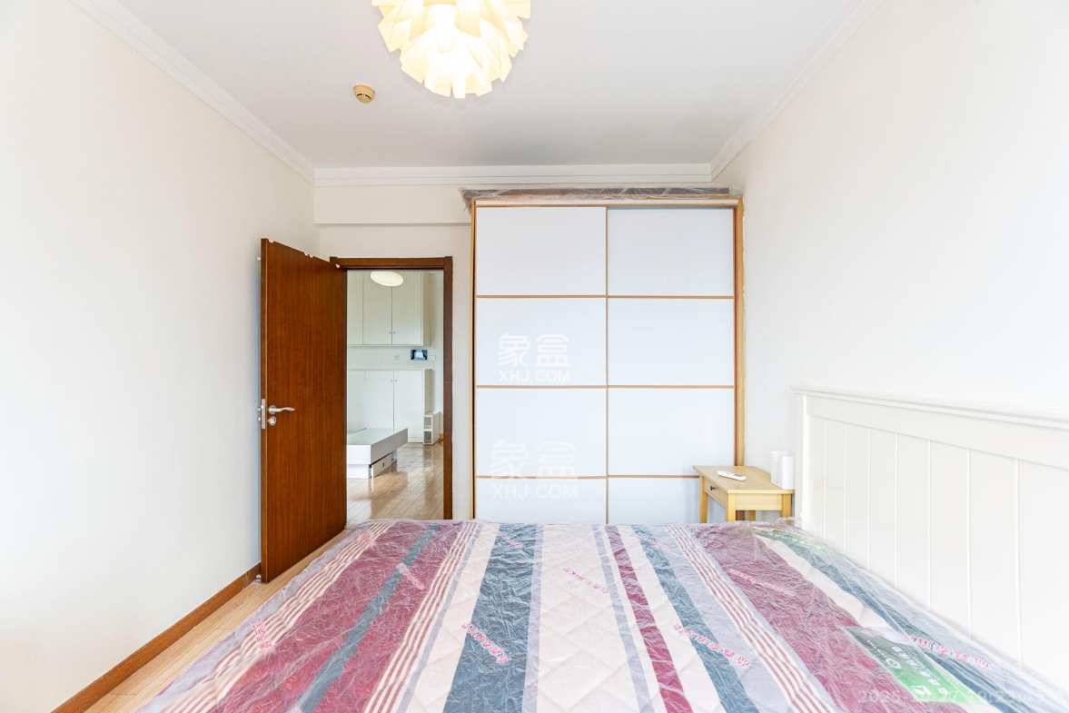 藏珑湖上国际花园  1室1厅1卫    43.0万 藏珑湖上国际花园  1室1厅1卫    43.0万卧室