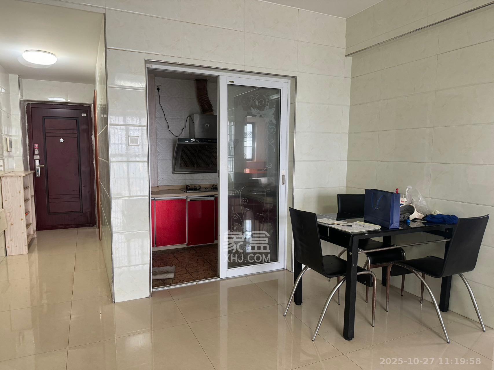 南庭城果  3室2厅1卫    2300.0元/月室内图