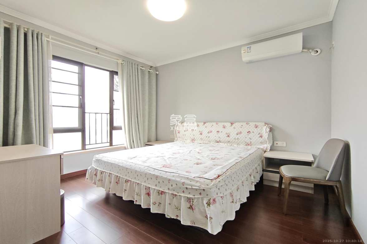 万科里金域国际  3室2厅2卫    3500.0元/月 万科里金域国际  3室2厅2卫    3500.0元/月室内图