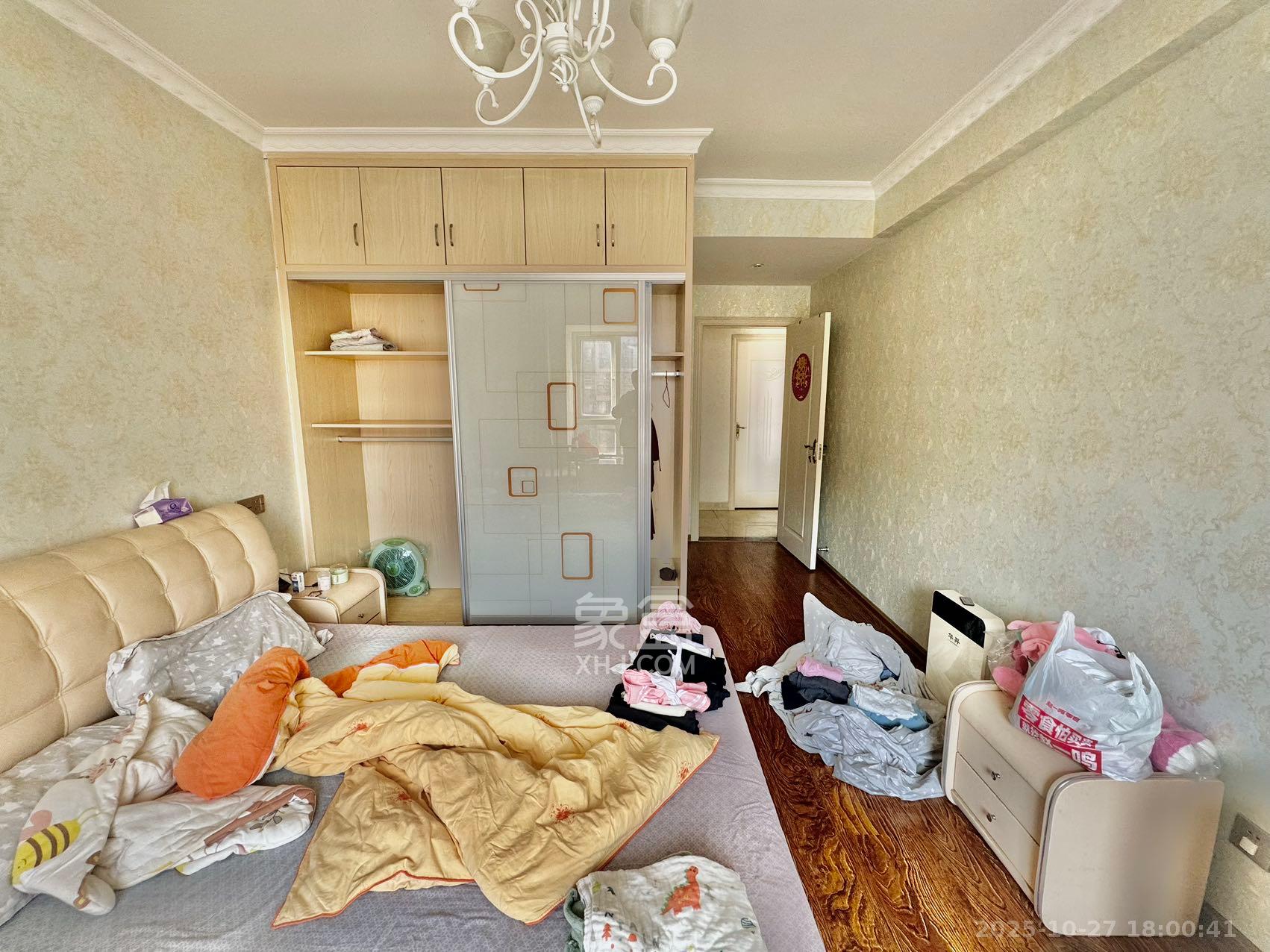 联美品格 4室2厅2卫 2700.0元/月 联美品格 4室2厅2卫 2700.0元/月室内图