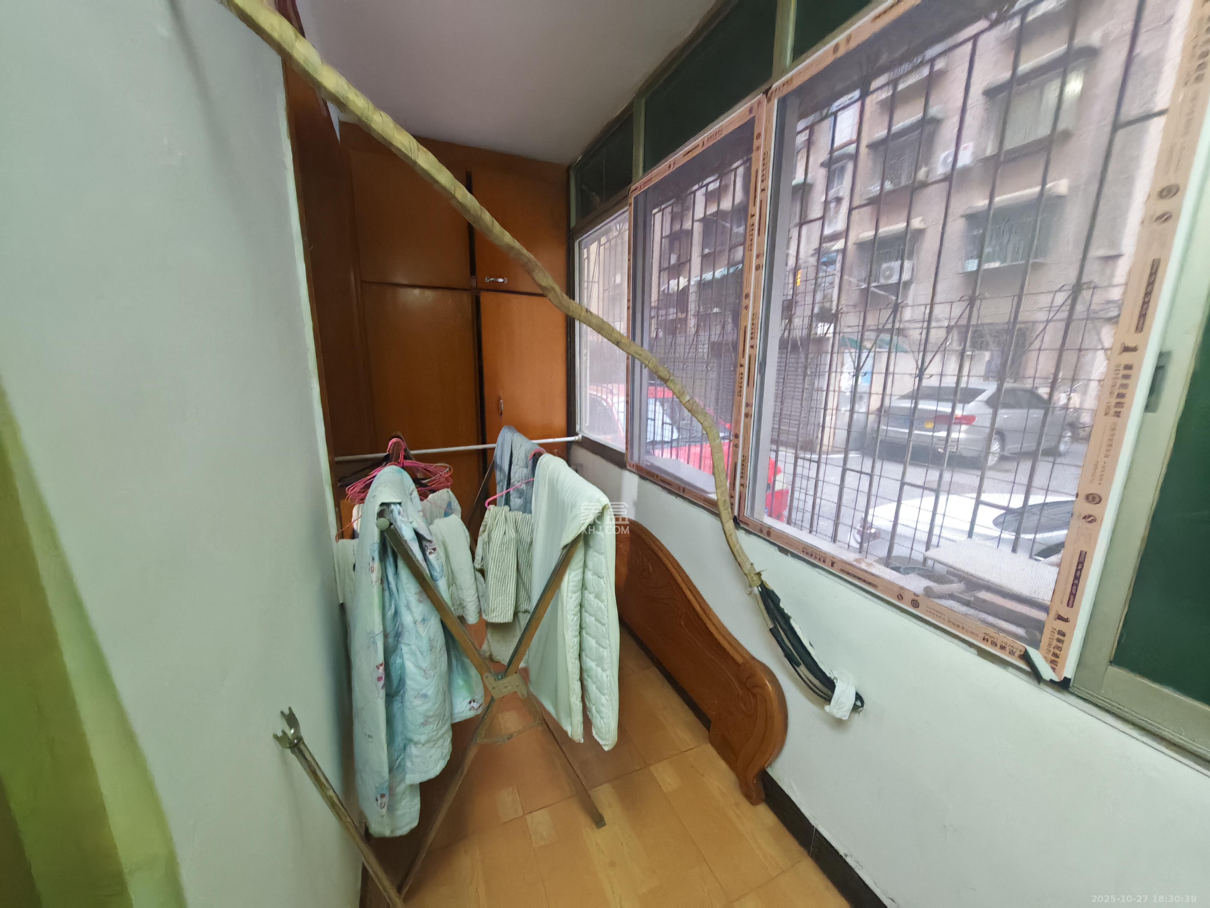 南湖公寓（万顺公寓）  1室2厅1卫    1650.0元/月室内图