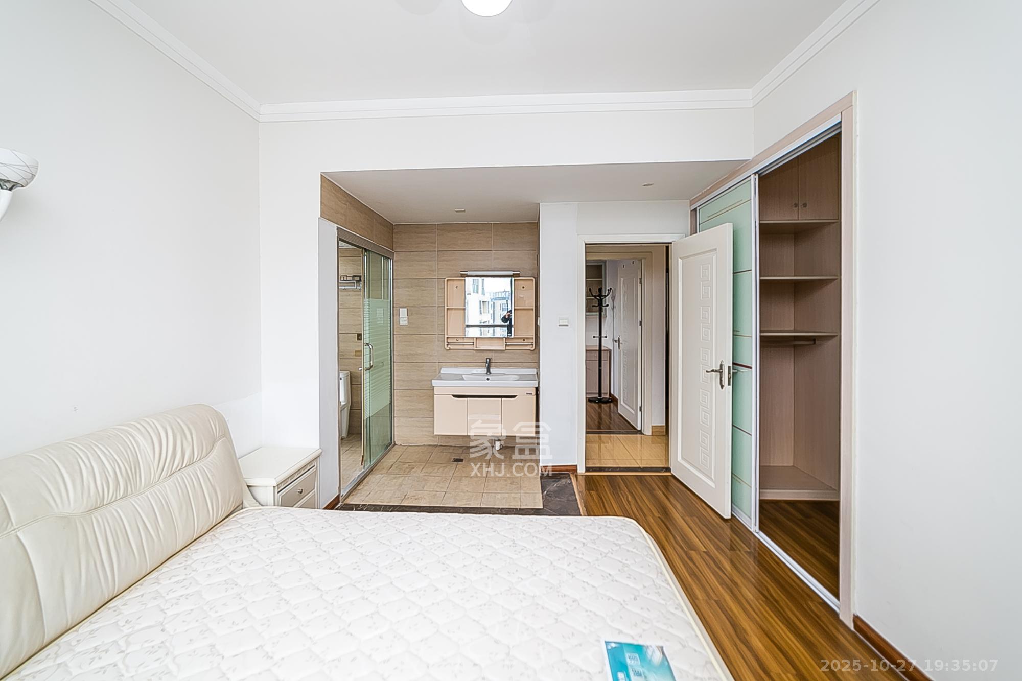 通用时代国际社区  3室2厅1卫    120.0万卧室