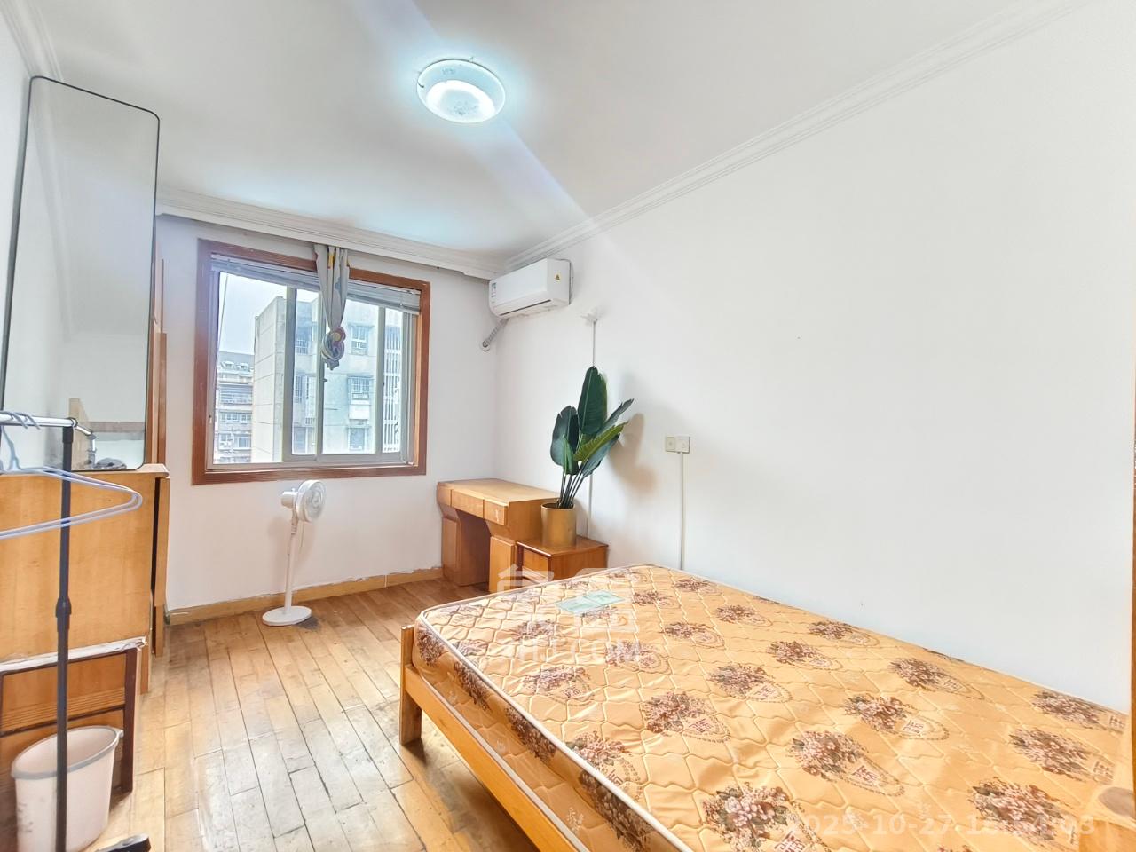 蒋家垅社区  2室1厅1卫    1300.0元/月 蒋家垅社区  2室1厅1卫    1300.0元/月室内图