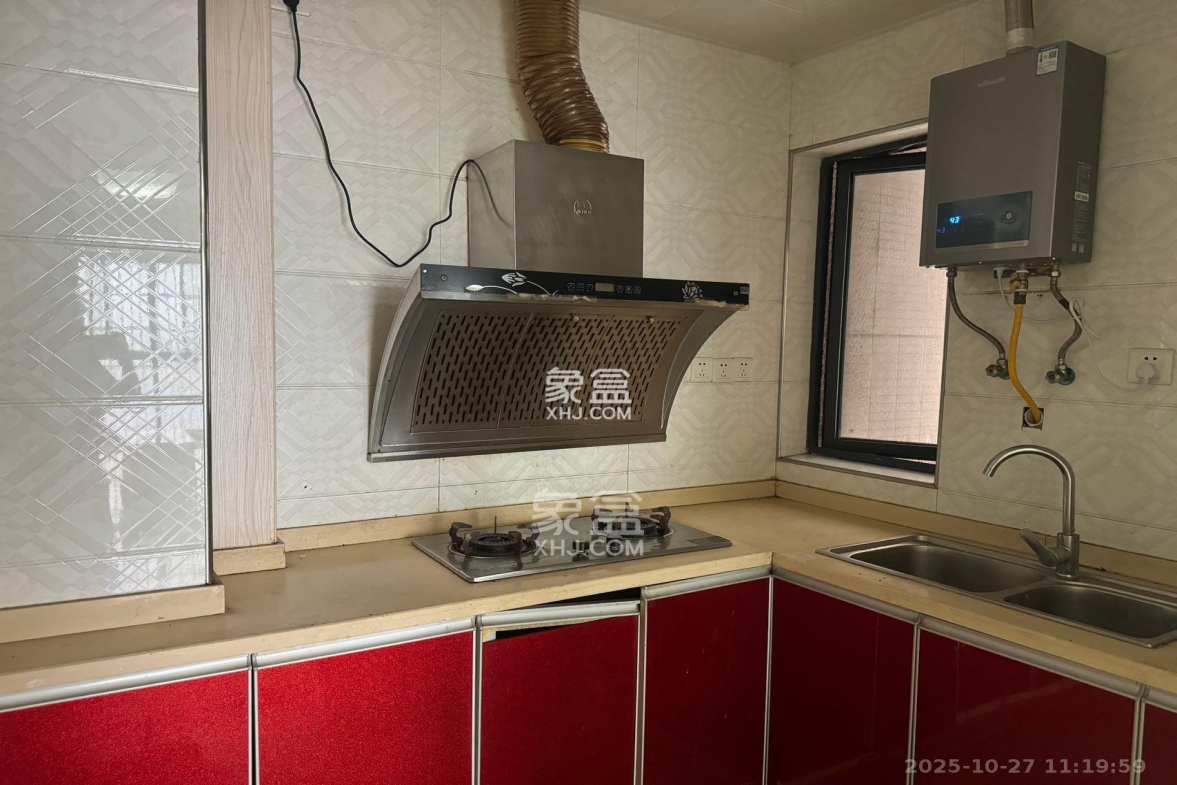 南庭城果 3室2厅1卫 2300.0元/月 南庭城果 3室2厅1卫 2300.0元/月室内图