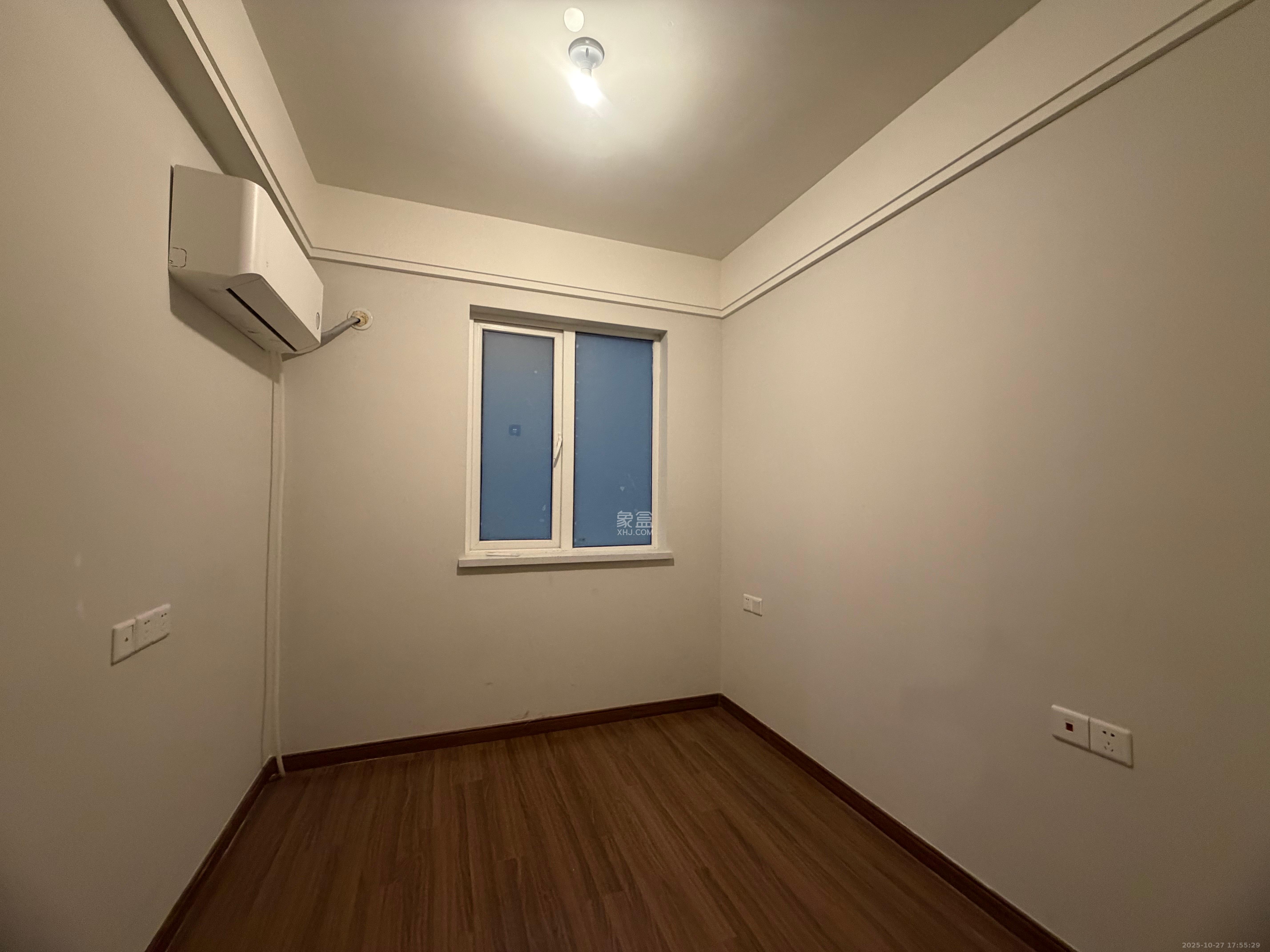 保利香槟国际  5室2厅2卫    2500.0元/月 保利香槟国际  5室2厅2卫    2500.0元/月室内图