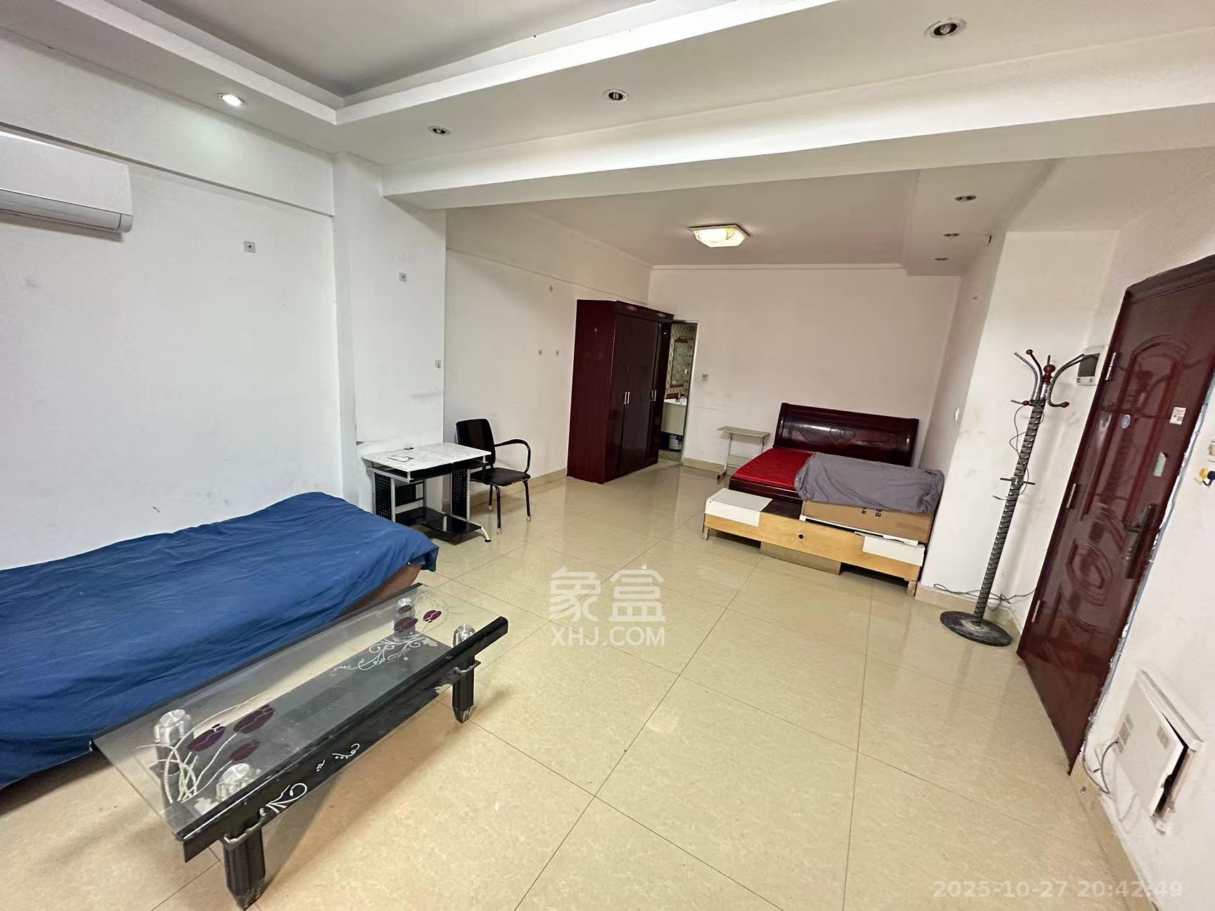 红公馆(前程丽景大厦) 1室1厅1卫 1400.0元/月 红公馆(前程丽景大厦) 1室1厅1卫 1400.0元/月室内图