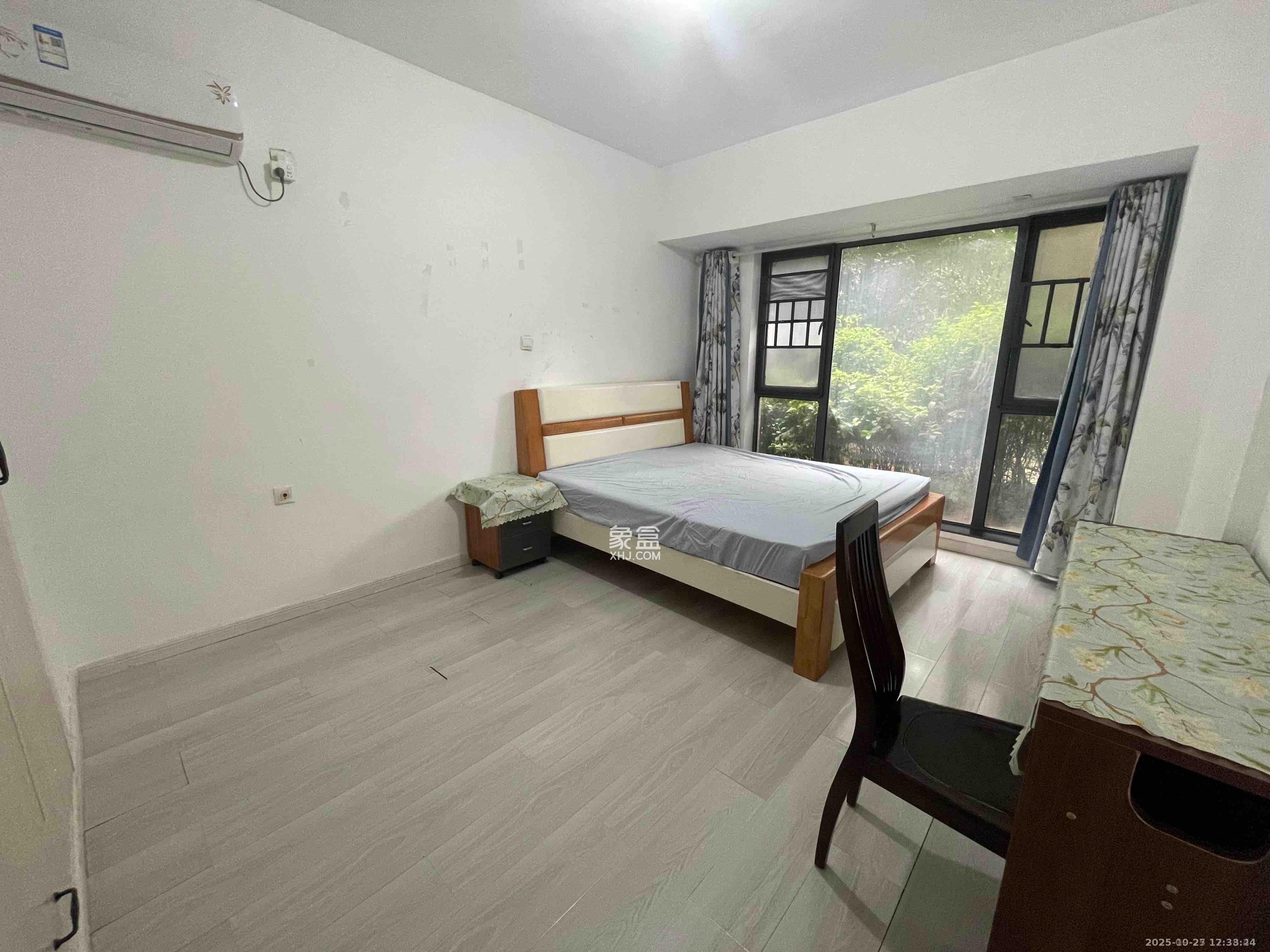 中城丽景香山园  2室2厅1卫    2200.0元/月室内图