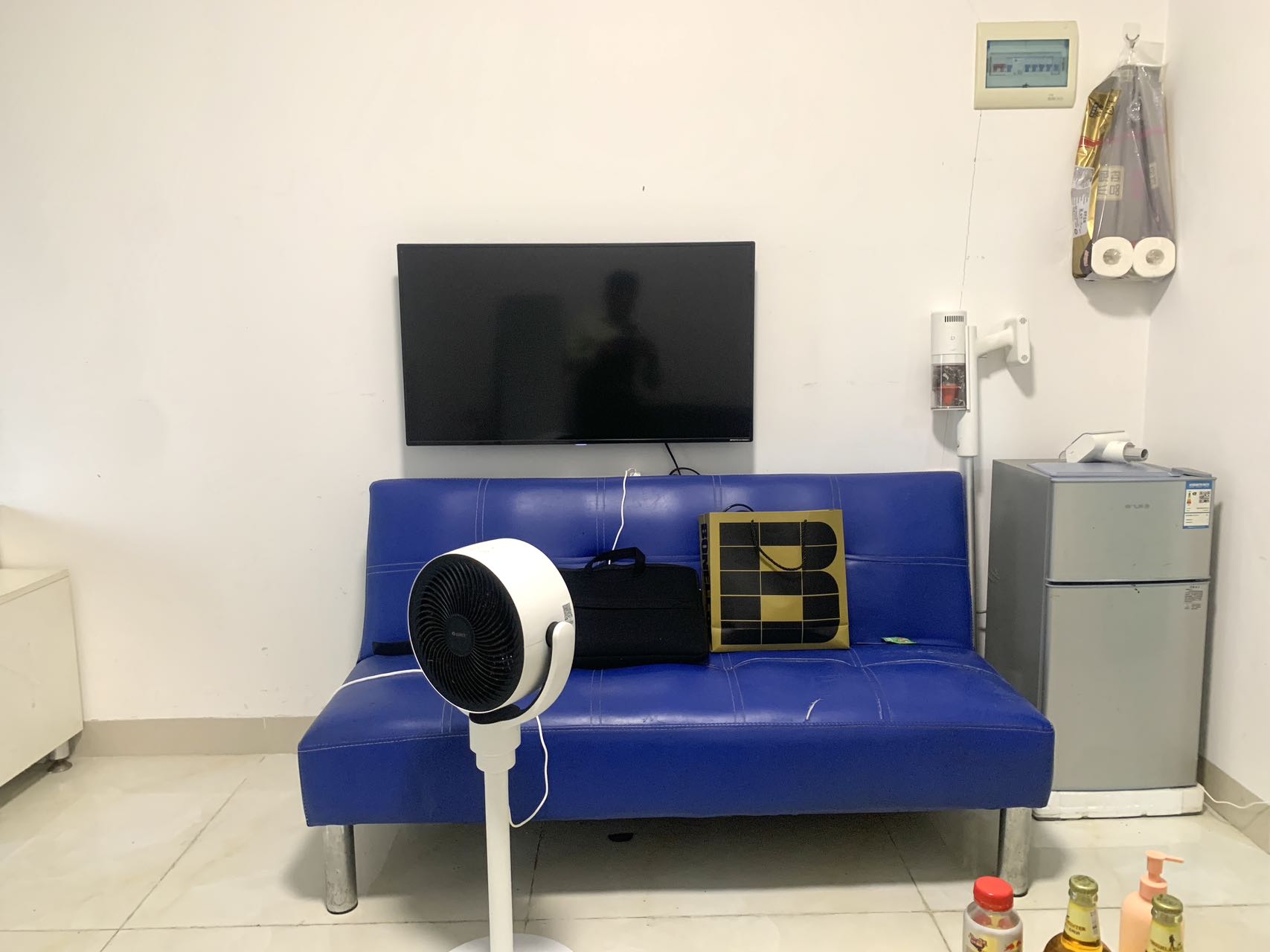 东线一号  1室0厅1卫    1400.0元/月室内图