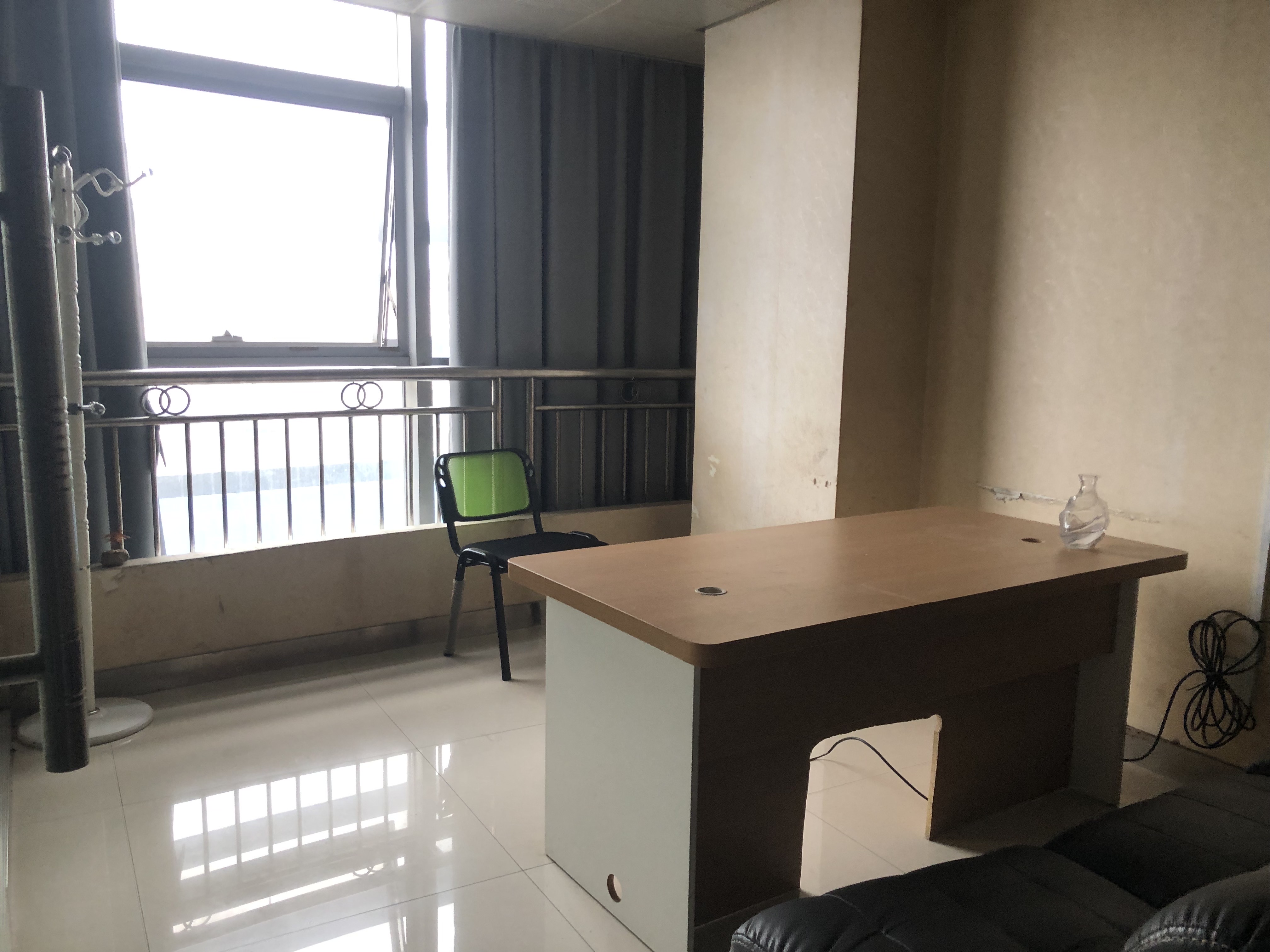 崇业商业广场  1室1厅1卫    6000.0元/月