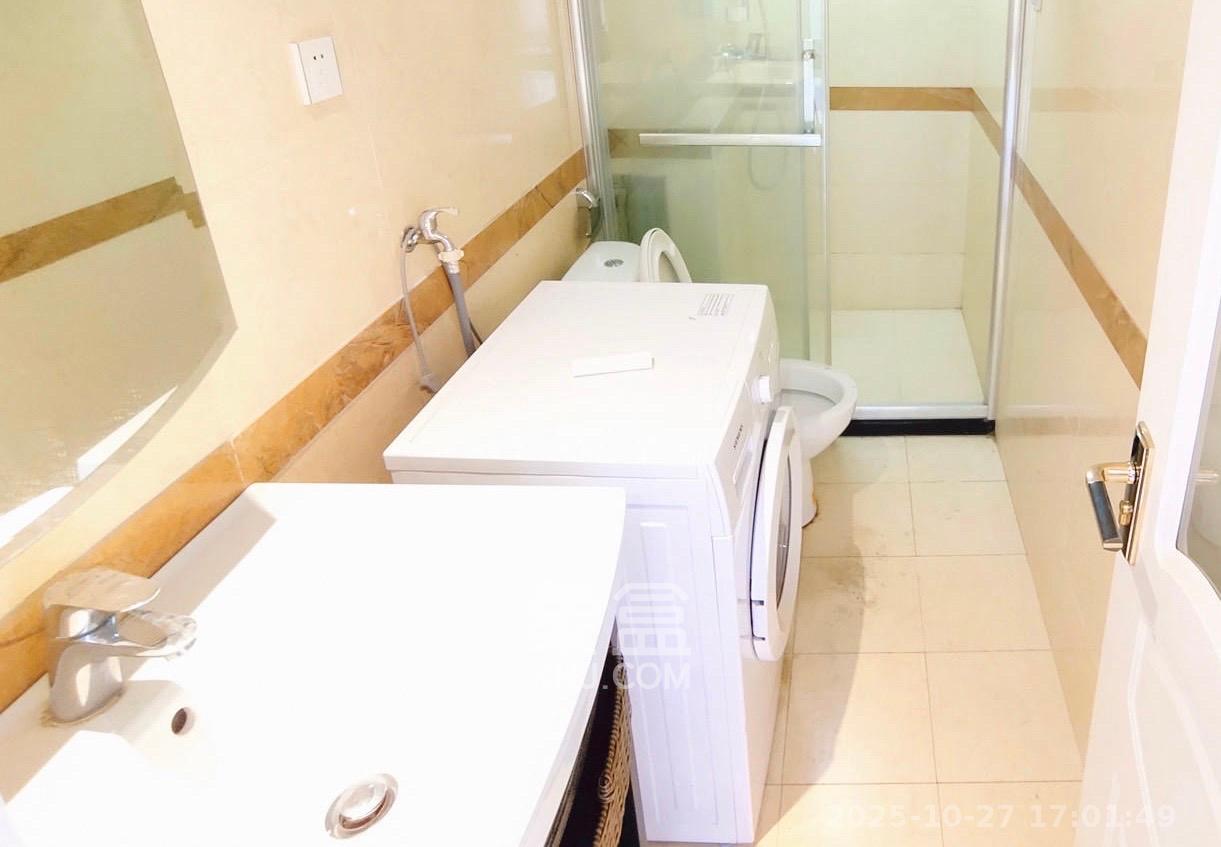 壹号公馆  1室1厅1卫    2000.0元/月室内图