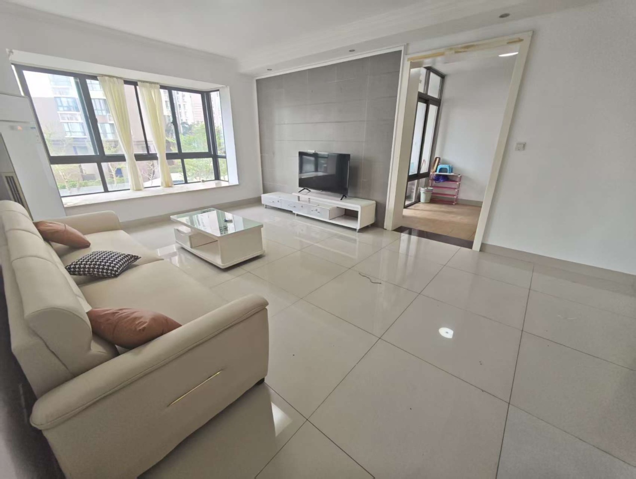 环强御景湾  3室2厅2卫    3200.0元/月