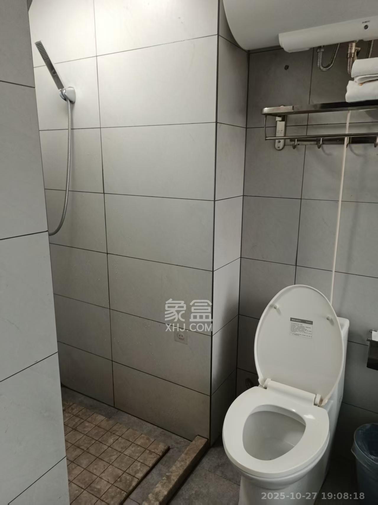 好莱城（弘德西街）  1室1厅1卫    1100.0元/月