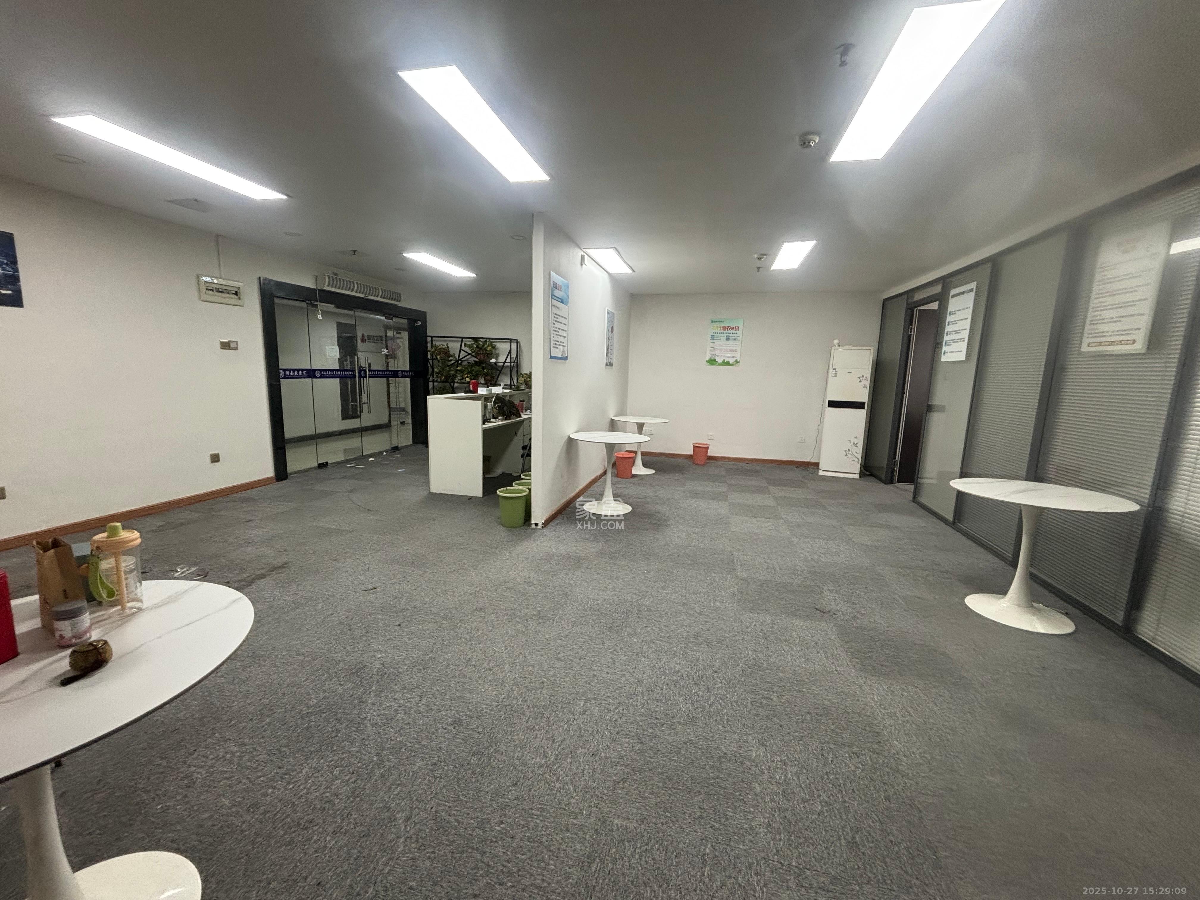 湘域中央 1室1厅1卫 5000.0元/月 湘域中央 1室1厅1卫 5000.0元/月室内图