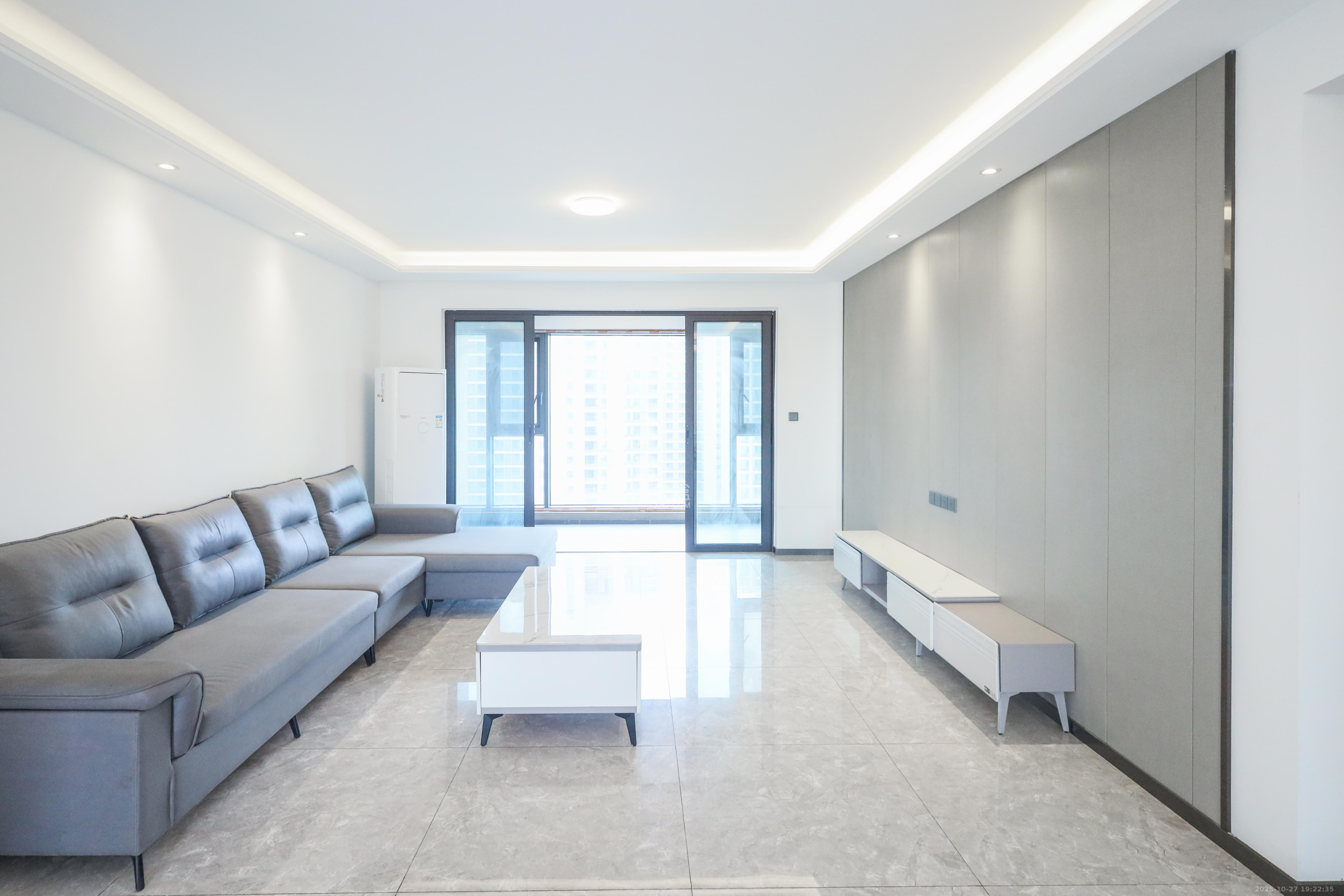 招商华发依云曦城  4室2厅2卫    168.0万