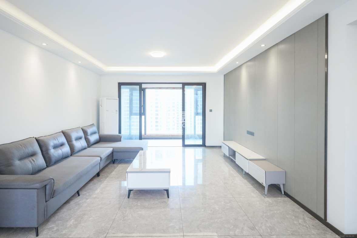 招商华发依云曦城 4室2厅2卫 168.0万 招商华发依云曦城 4室2厅2卫 168.0万客厅