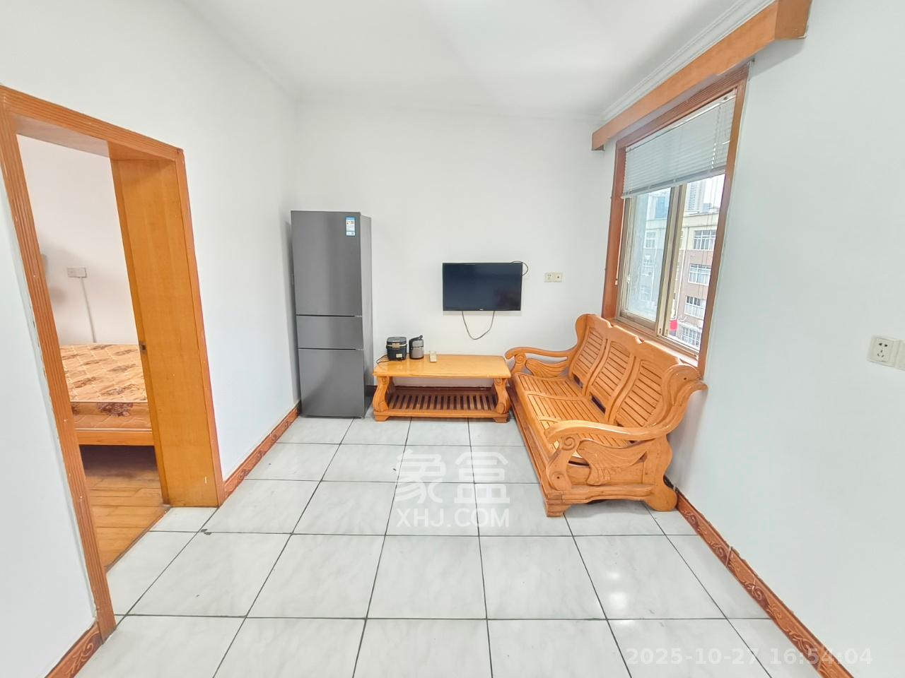 蒋家垅社区  2室1厅1卫    1300.0元/月室内图