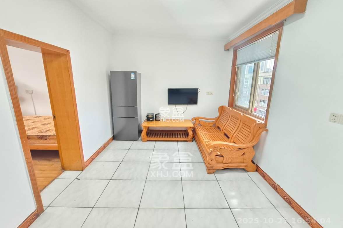 蒋家垅社区  2室1厅1卫    1300.0元/月 蒋家垅社区  2室1厅1卫    1300.0元/月室内图