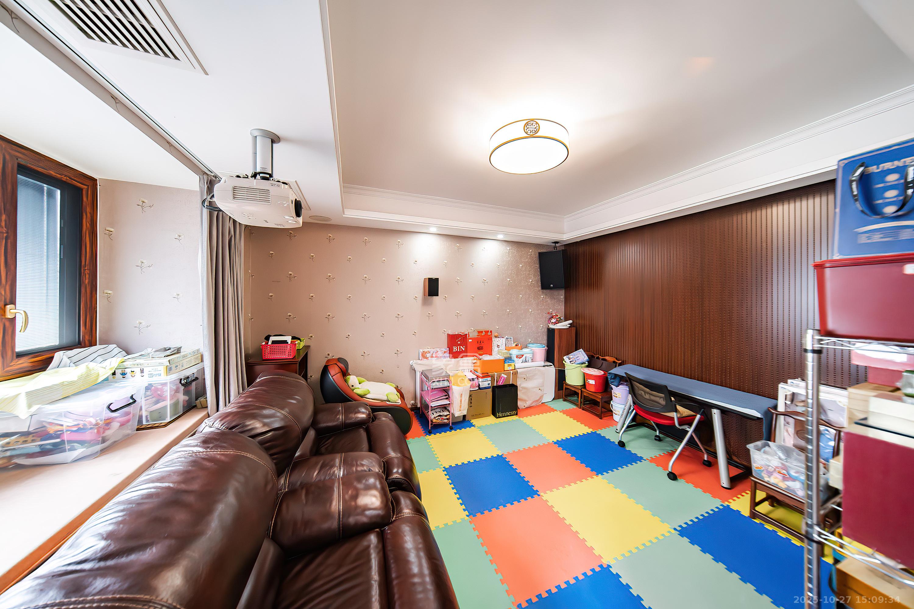 福祥家园(农信家园)  6室2厅2卫    398.0万 福祥家园(农信家园)  6室2厅2卫    398.0万卧室