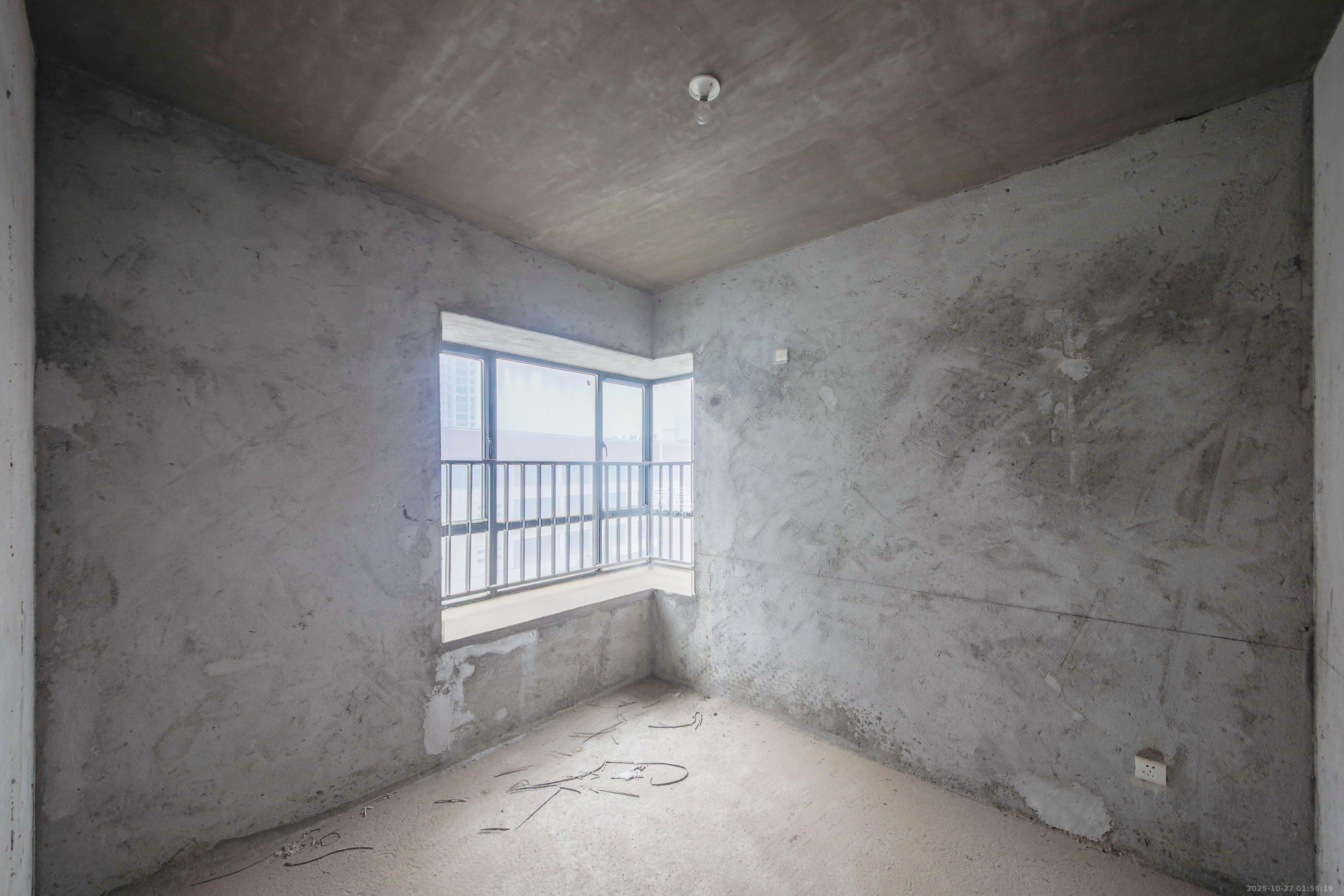 湘府名邸（同力家园）  3室2厅2卫    80.0万卧室