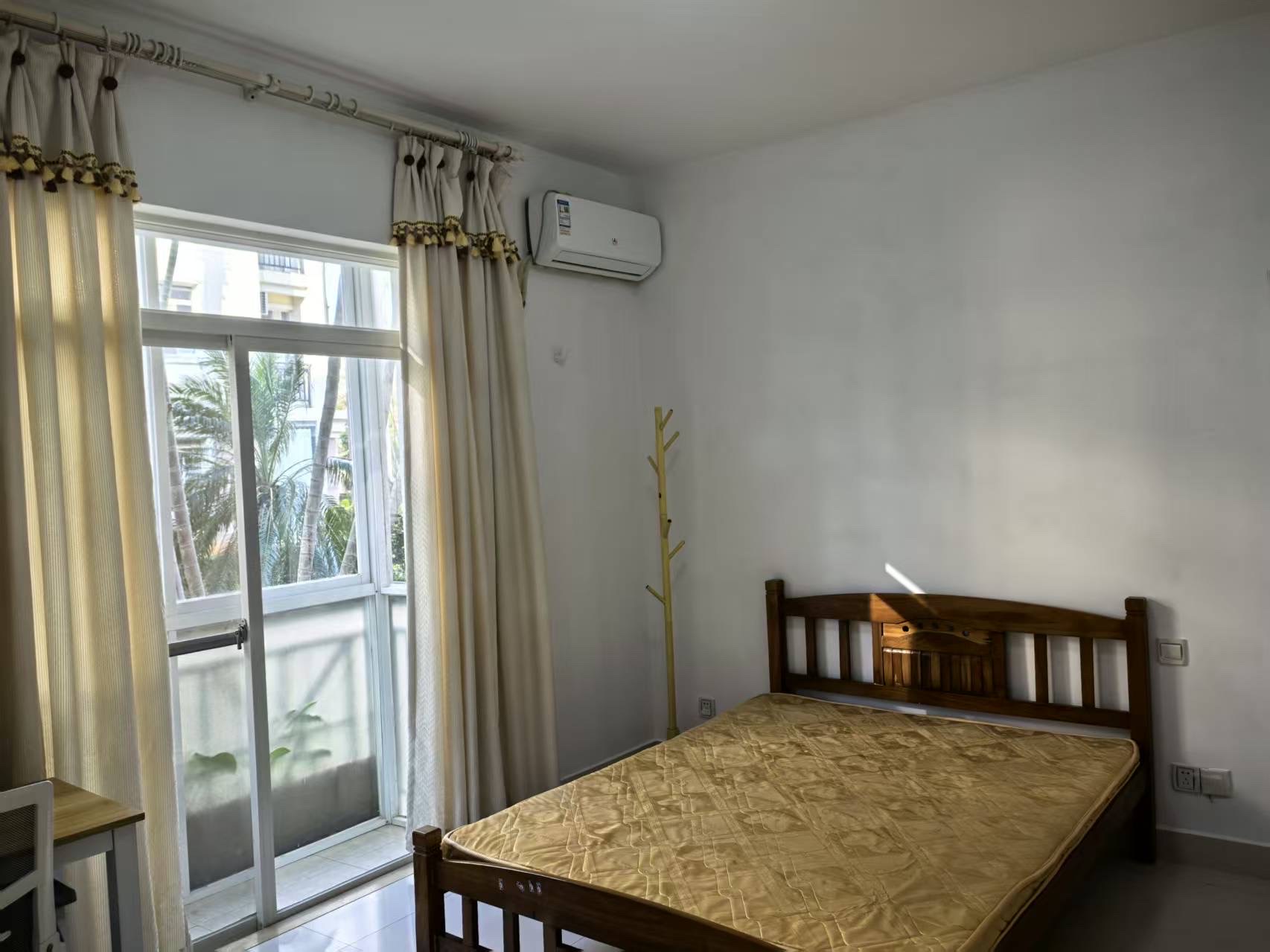 滨海华庭  3室2厅2卫    2800.0元/月室内图