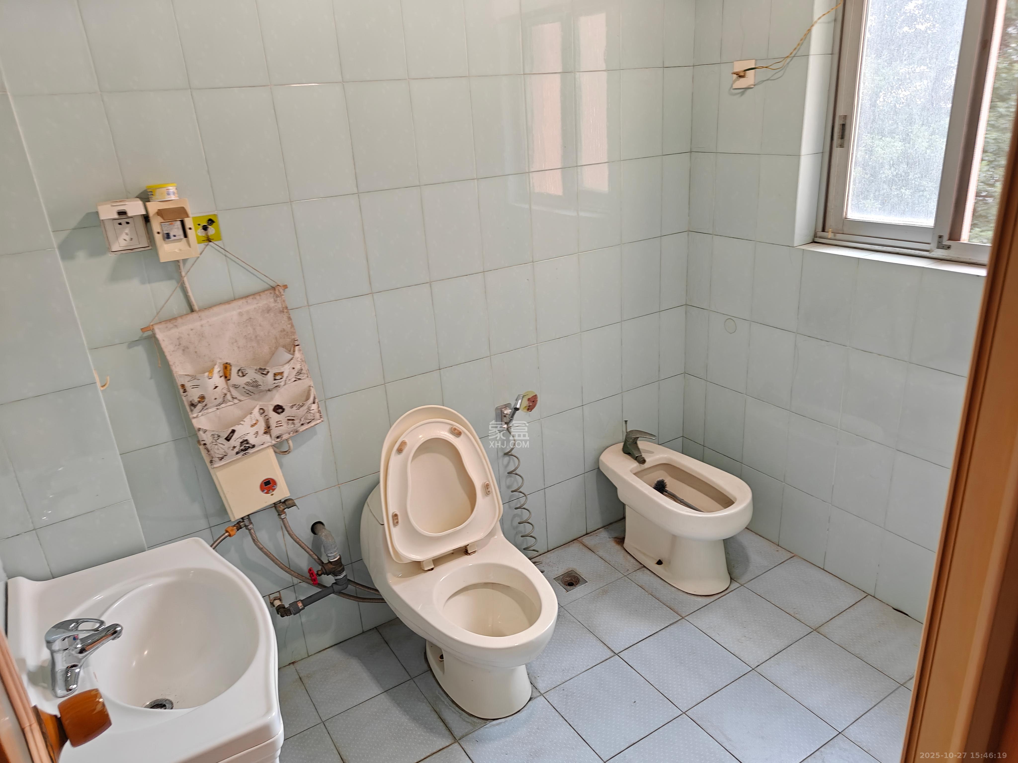 湘卫花苑  4室2厅2卫    2700.0元/月 湘卫花苑  4室2厅2卫    2700.0元/月室内图